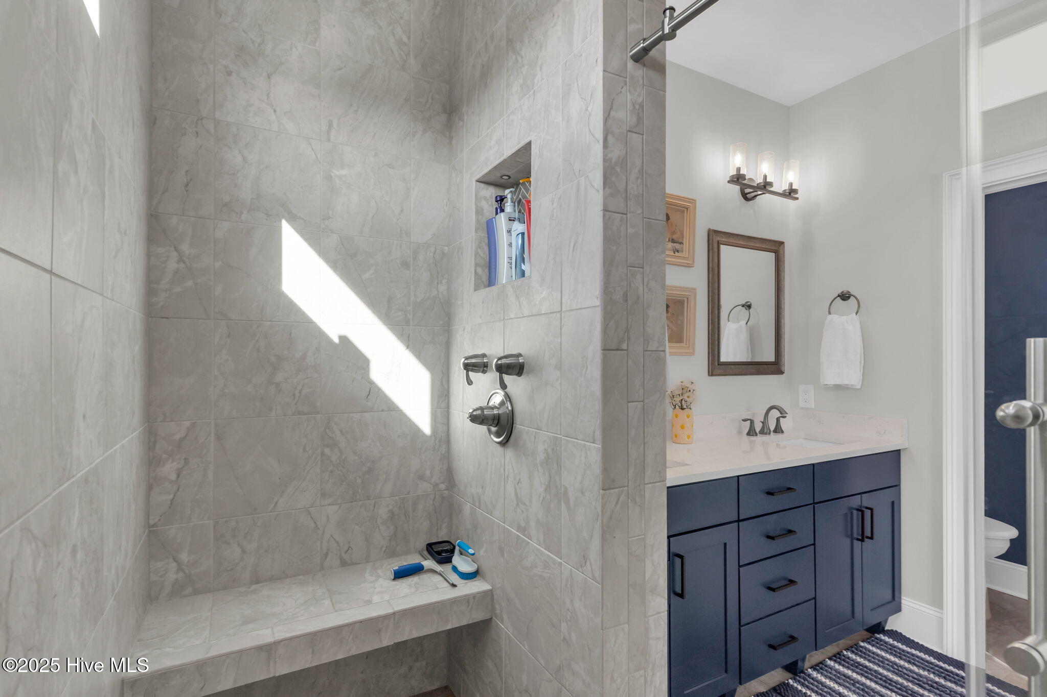 100543915 | Photo 26