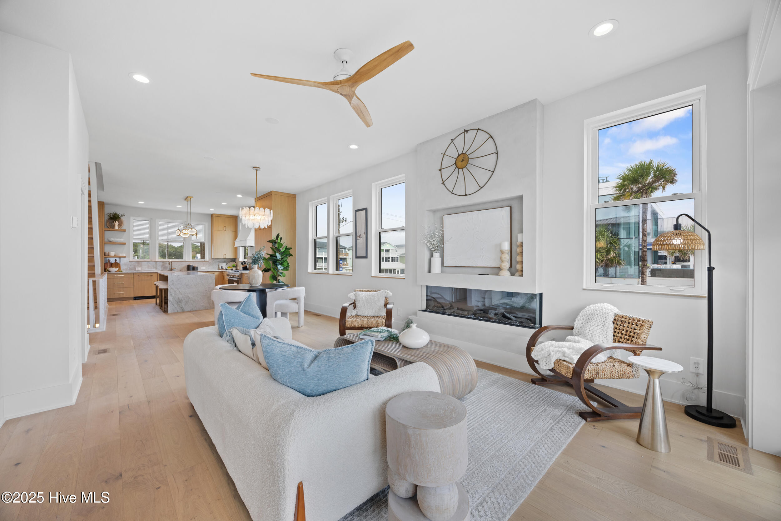 100537057 | Photo 14