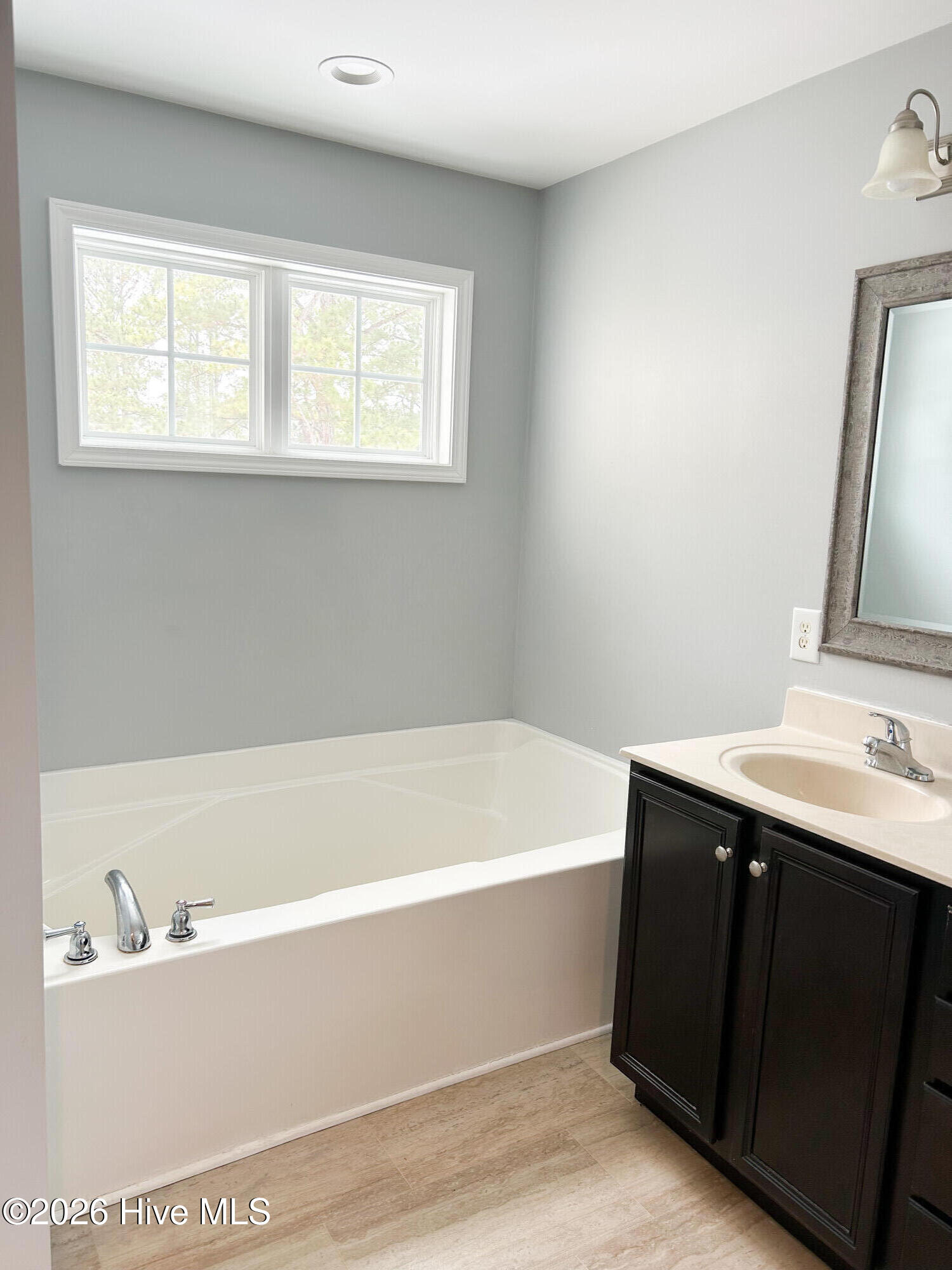 100552323 | Photo 13