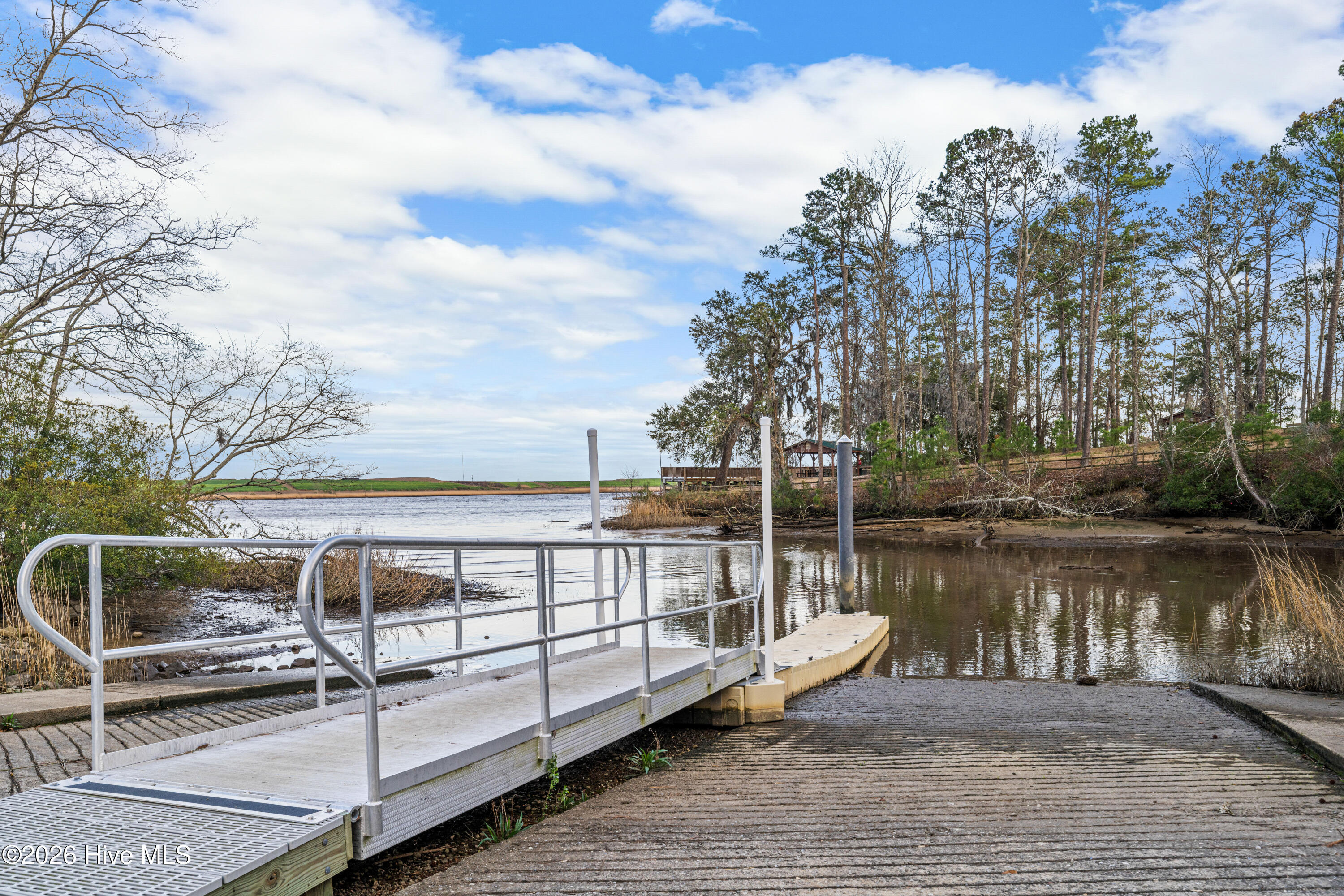 100563729 | Photo 71