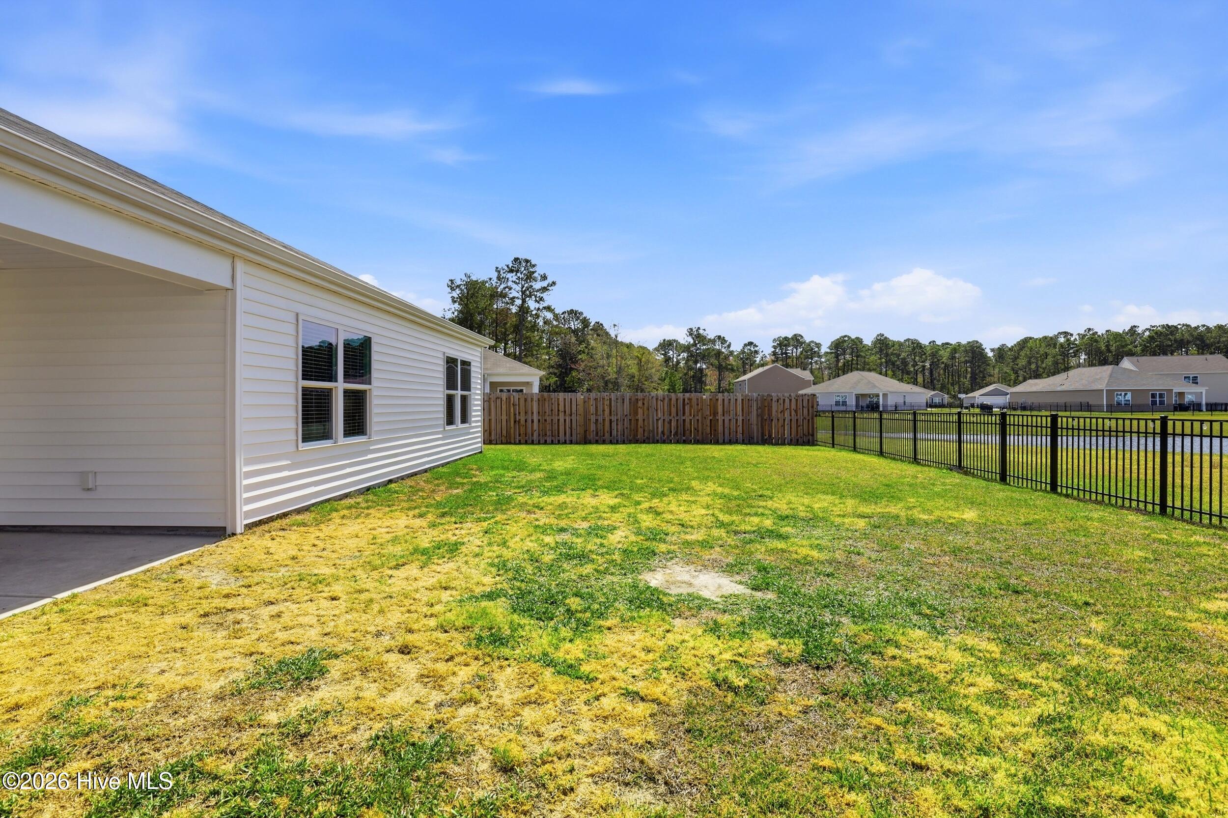 100558236 | Photo 36