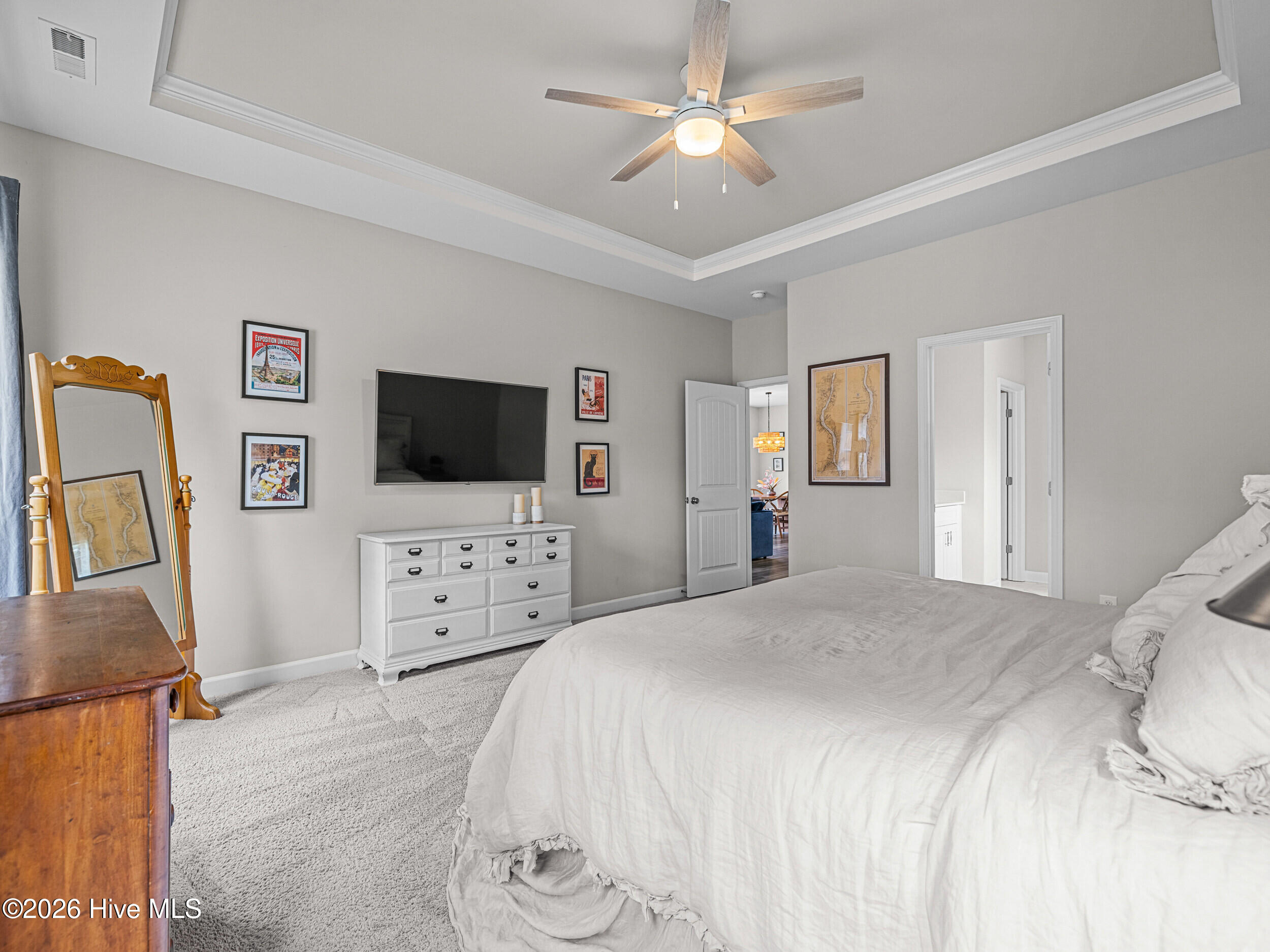 100558096 | Photo 32