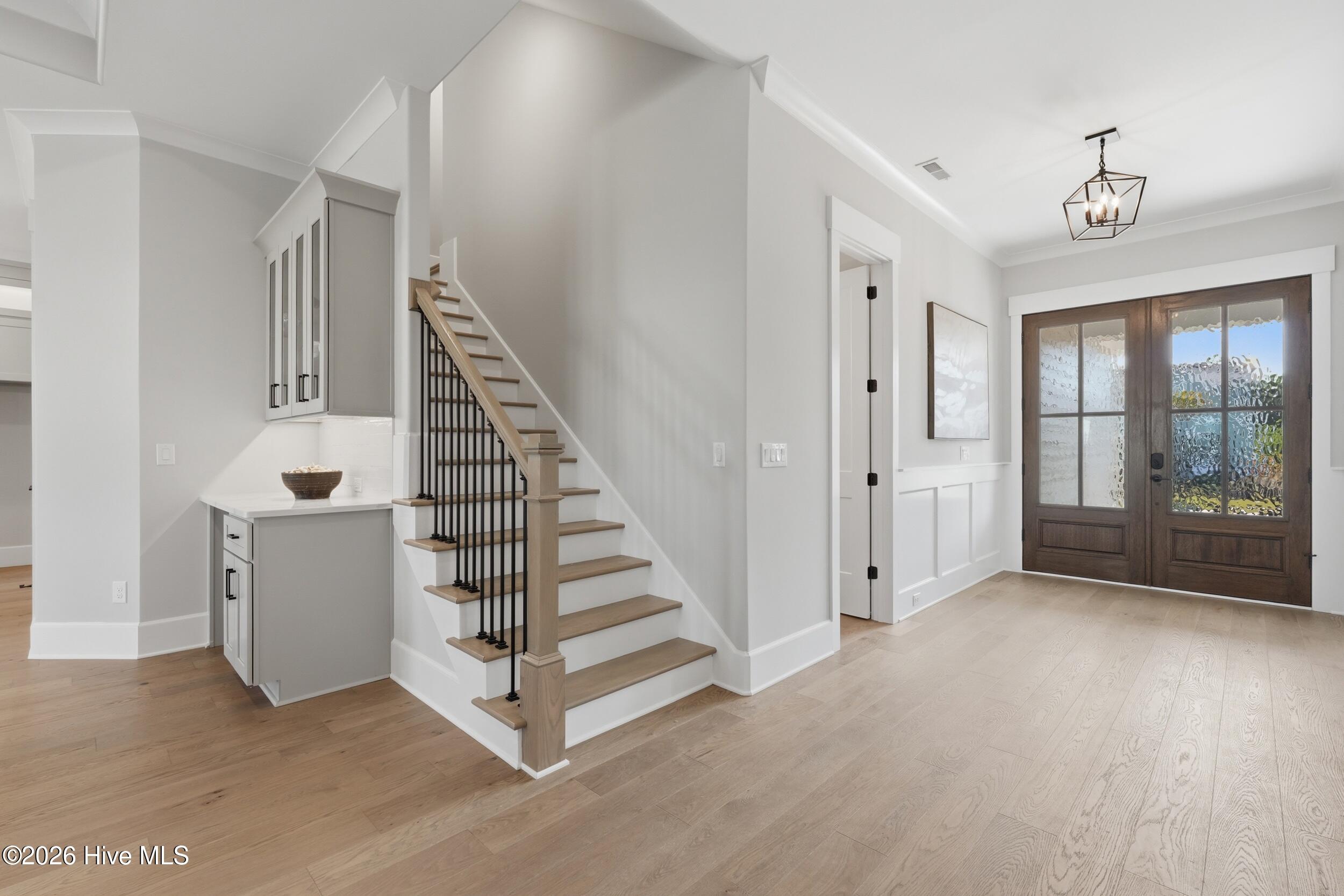 100567785 | Photo 11