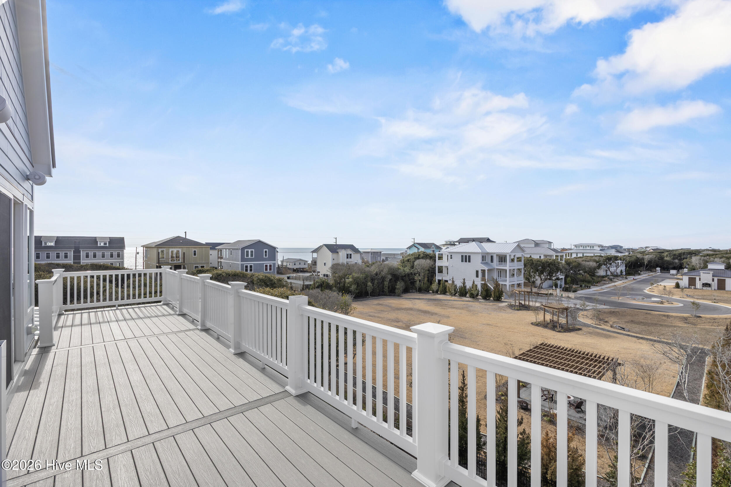 100543064 | Photo 64