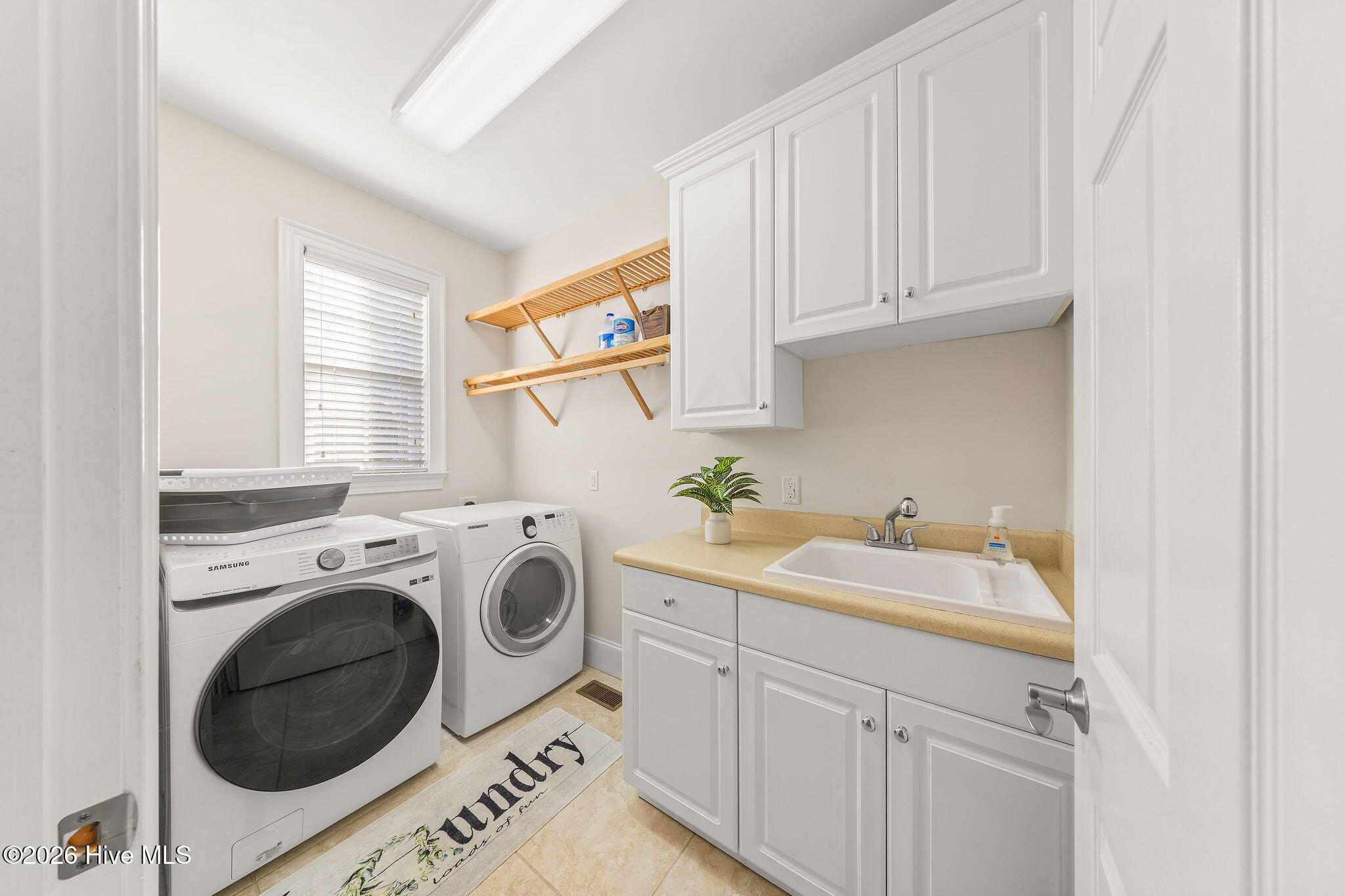 100548095 | Photo 29