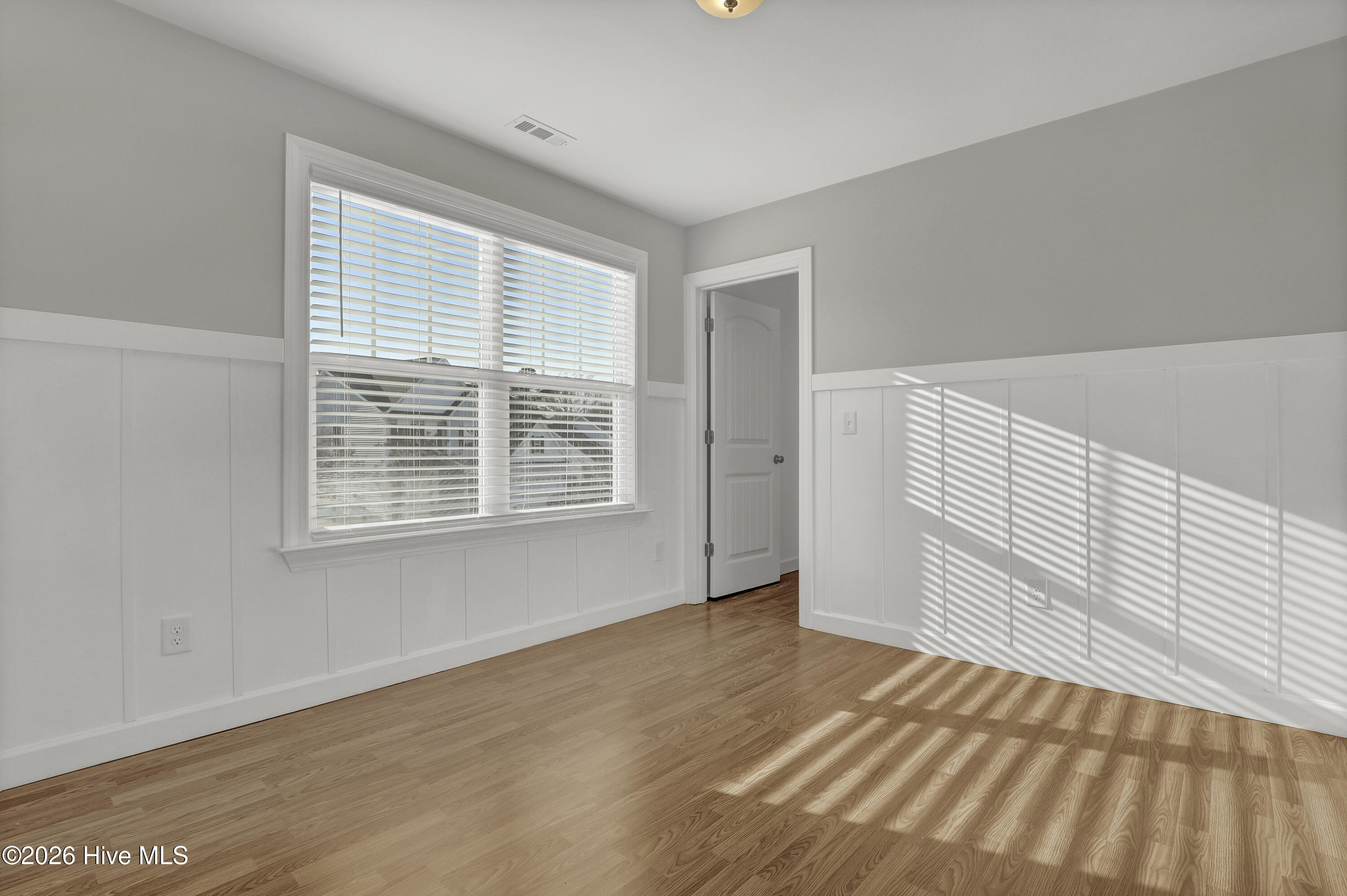 100550895 | Photo 33