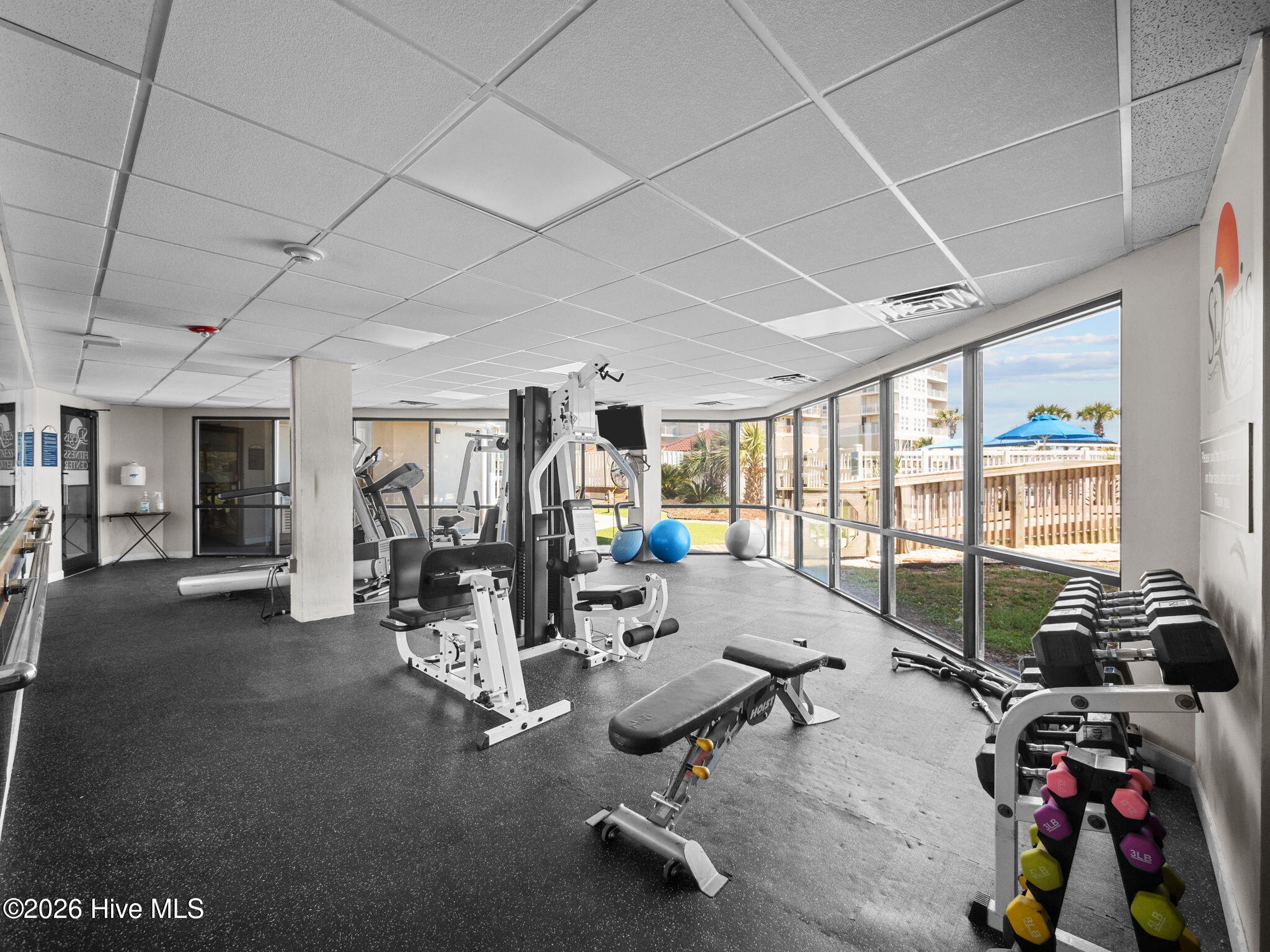 100550416 | Photo 44