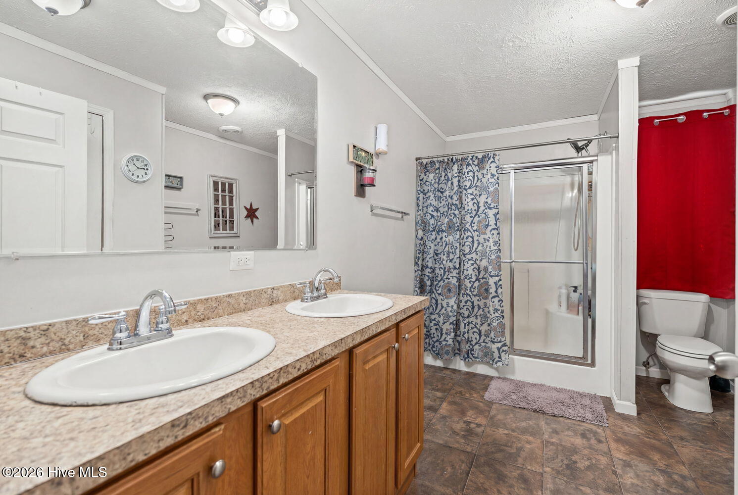 100562599 | Photo 12