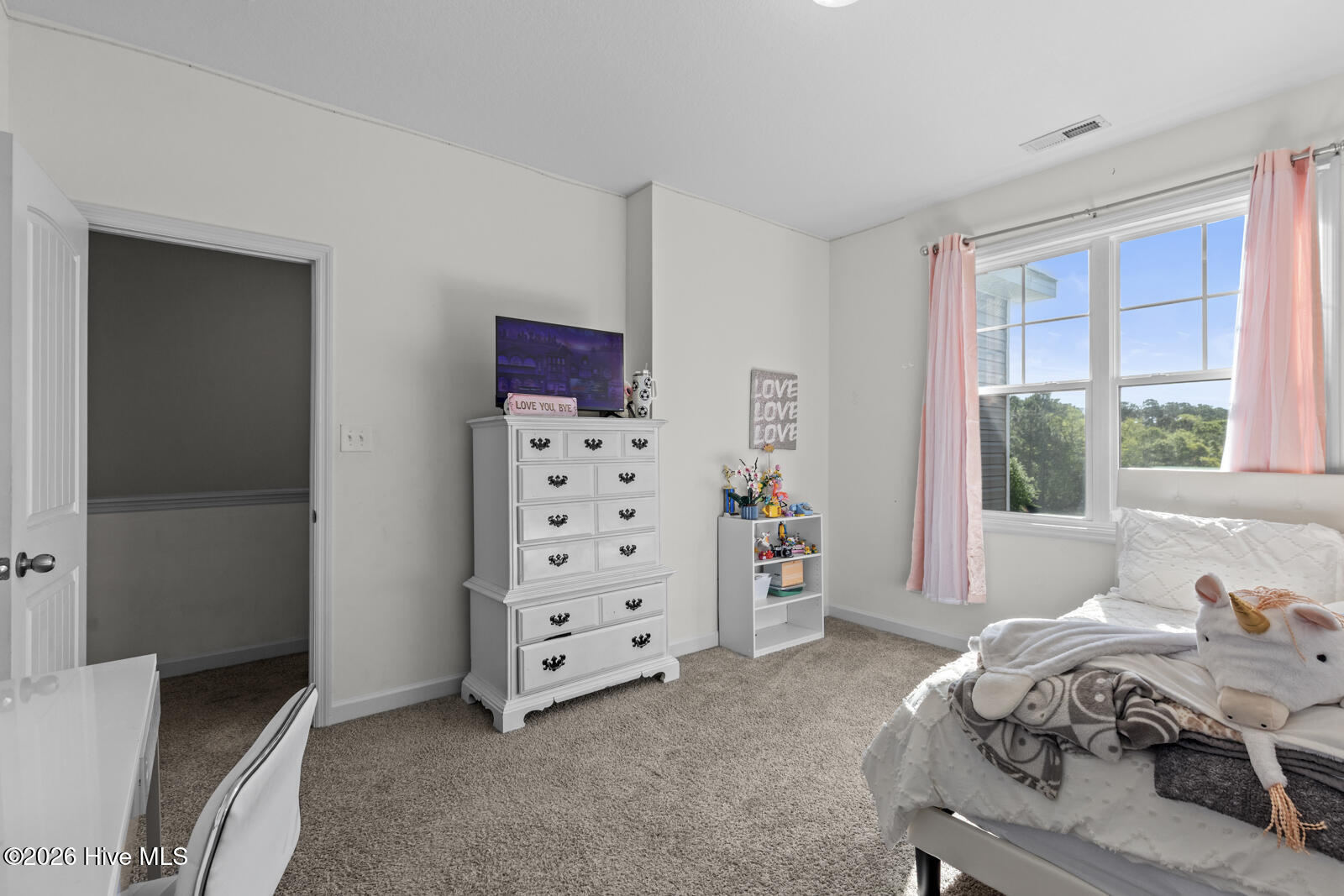 100568958 | Photo 25