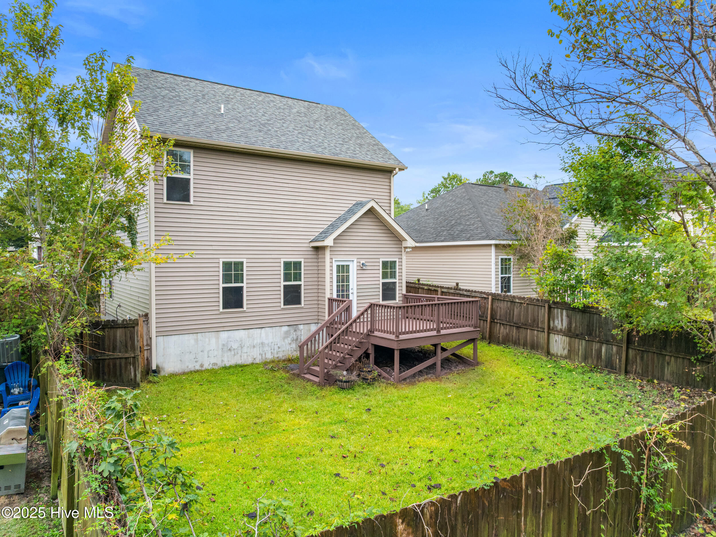 100533825 | Photo 42