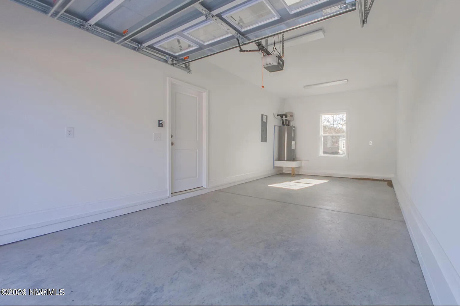 100548012 | Photo 15