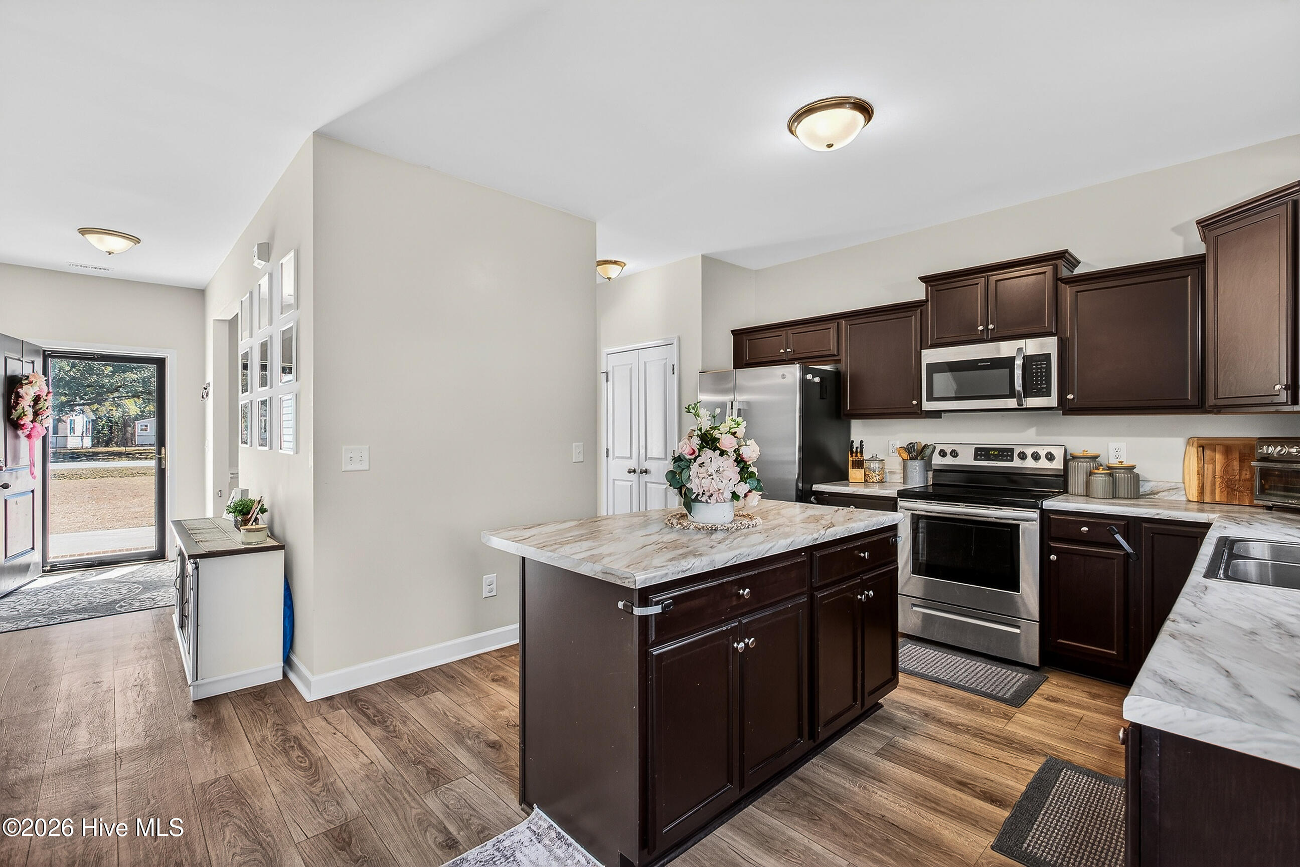 100558080 | Photo 12