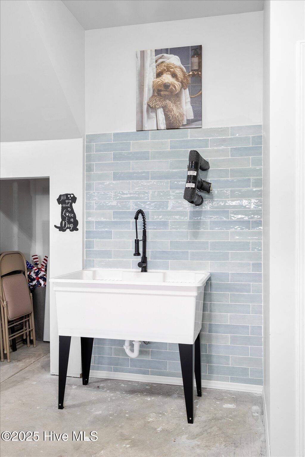 100513881 | Photo 47