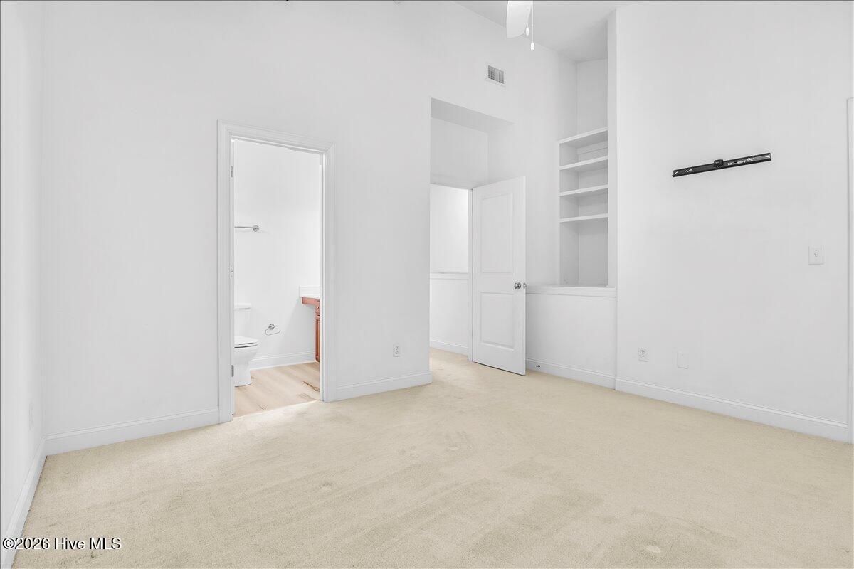 100567223 | Photo 21