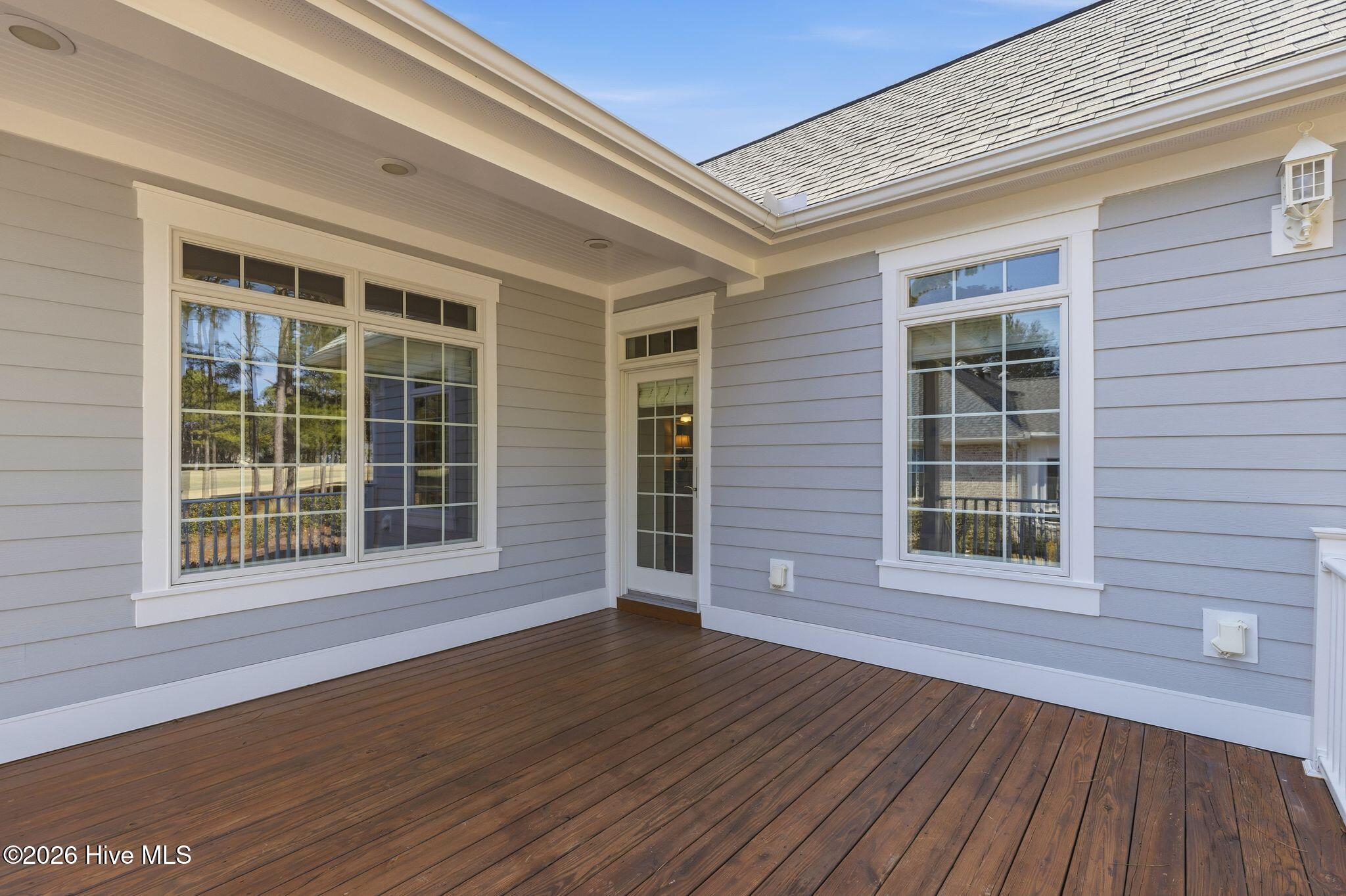 100553774 | Photo 62