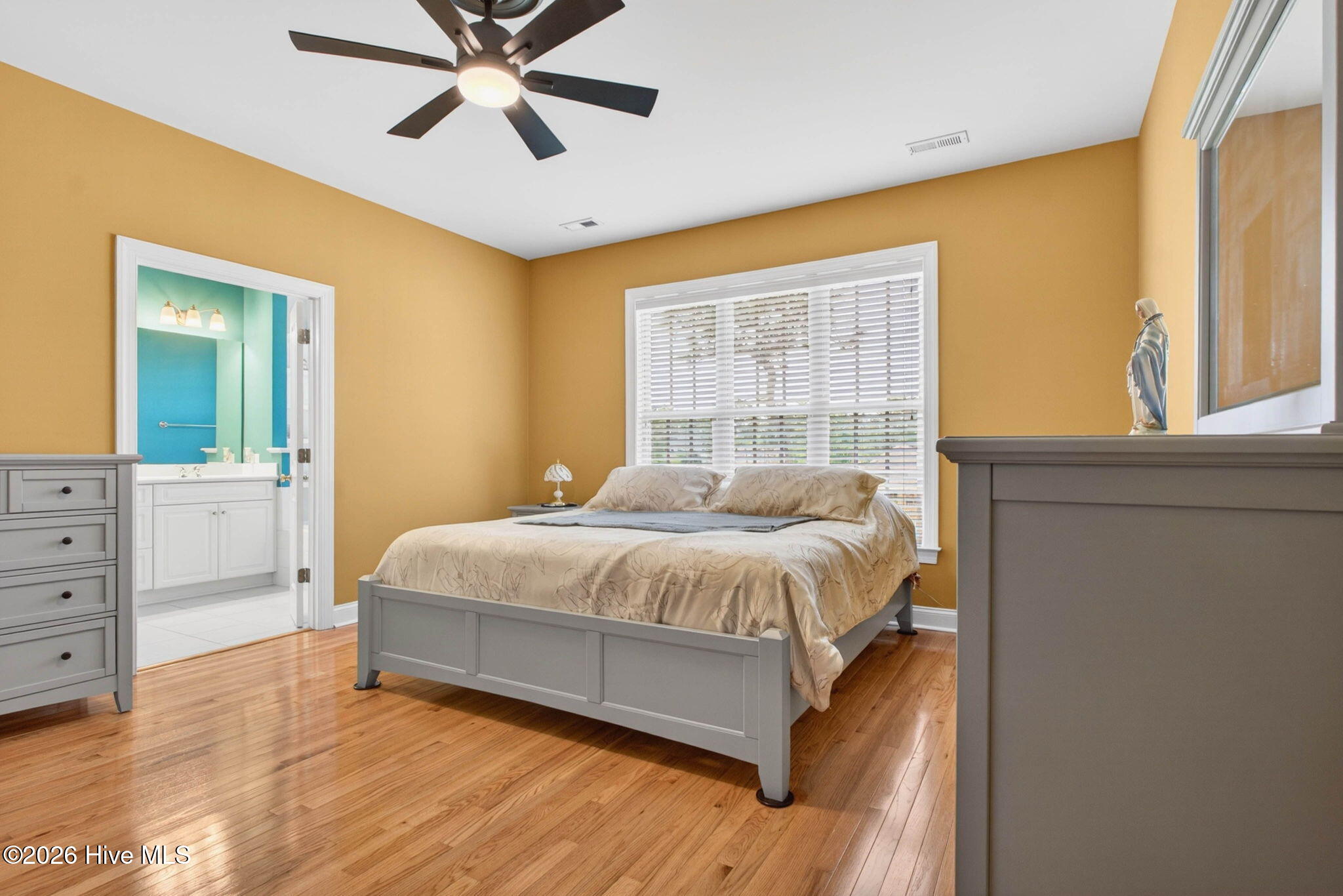 100569405 | Photo 31