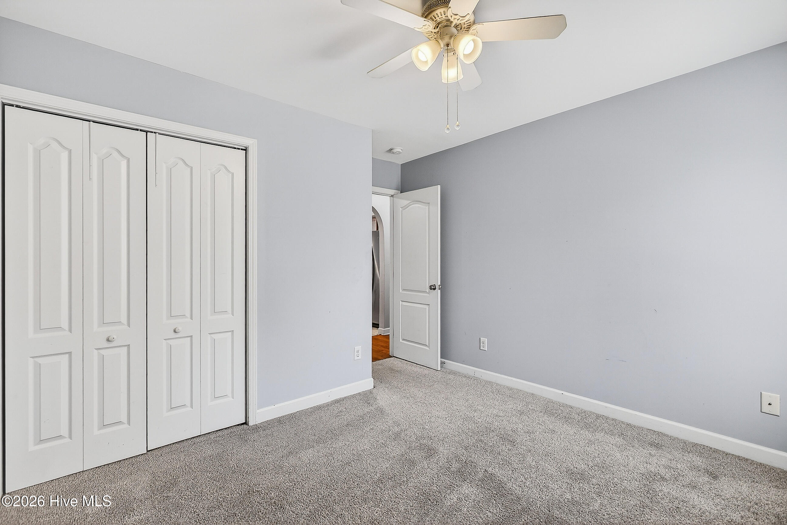 100553930 | Photo 18