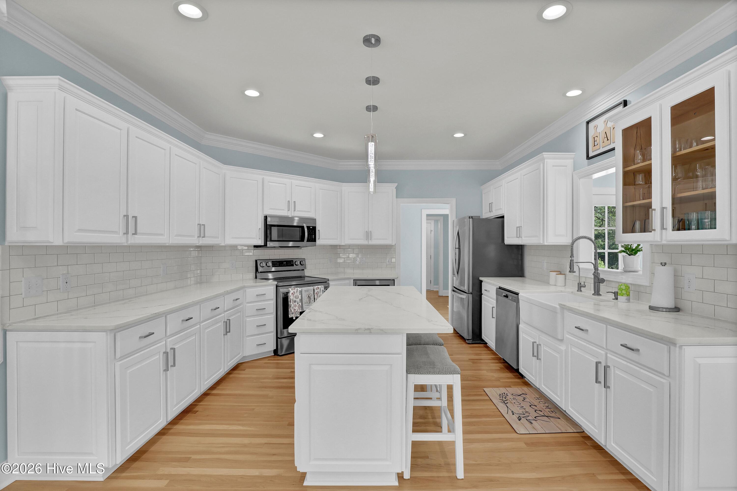 100567806 | Photo 17