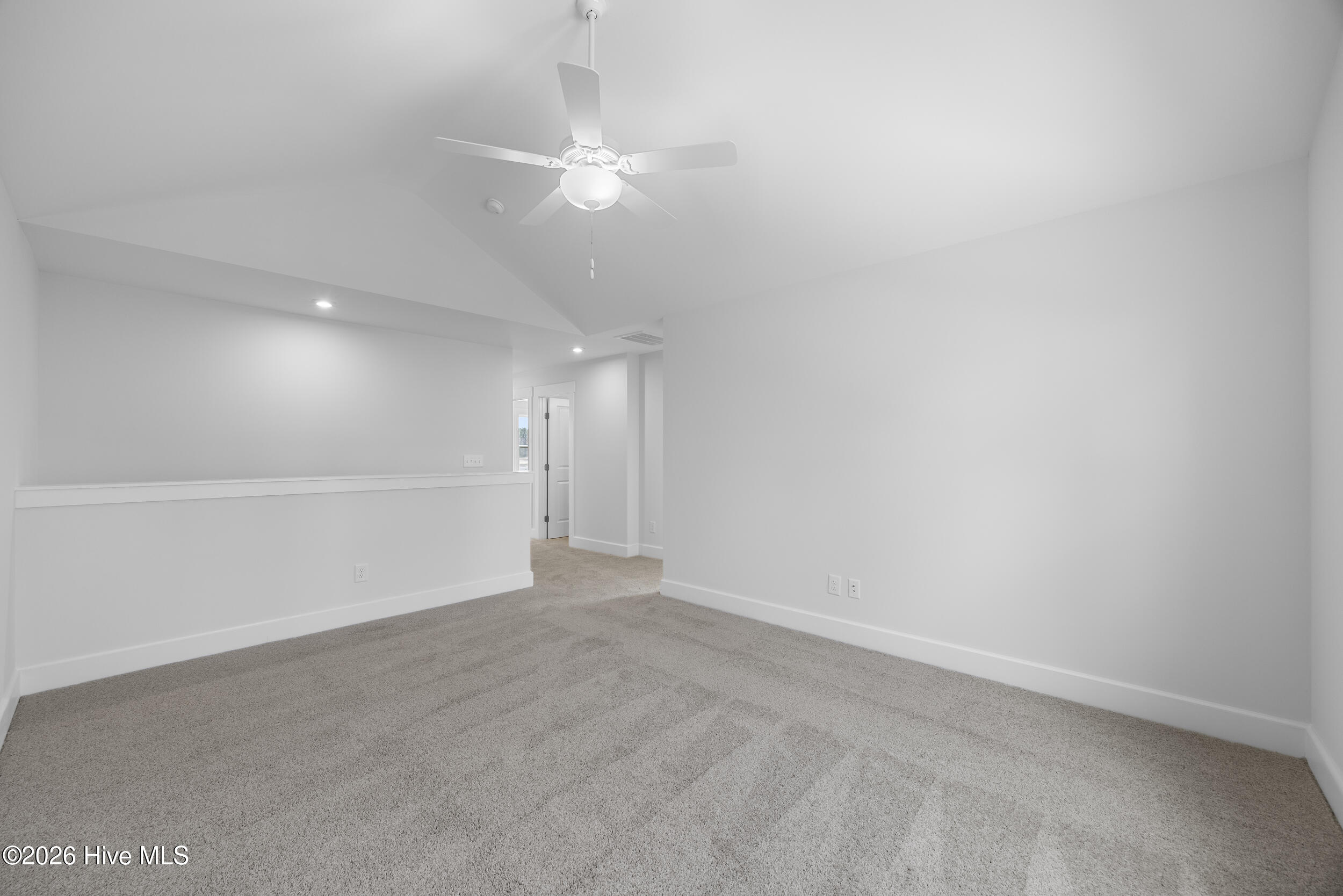 100523134 | Photo 31