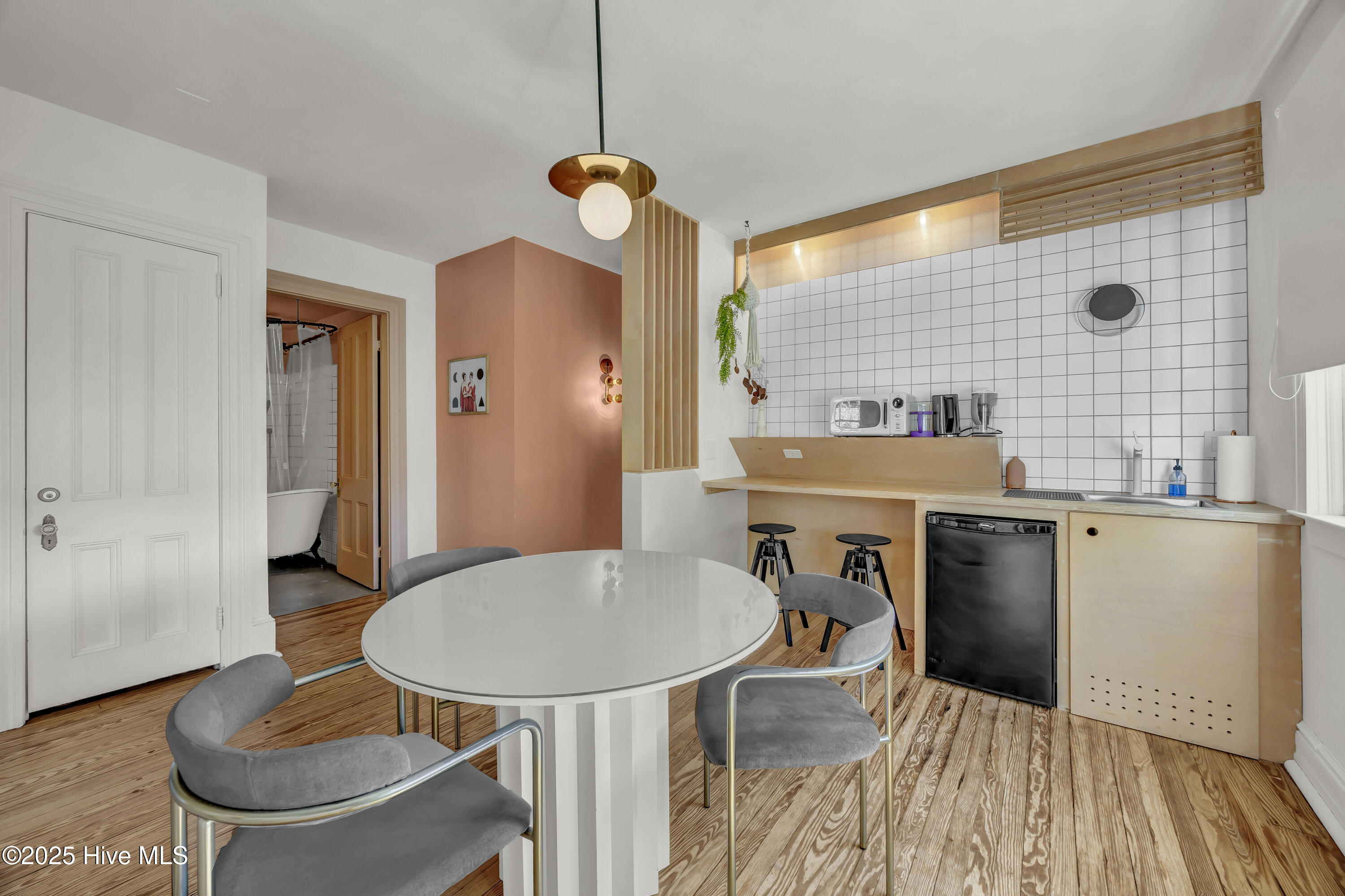 100531390 | Photo 36