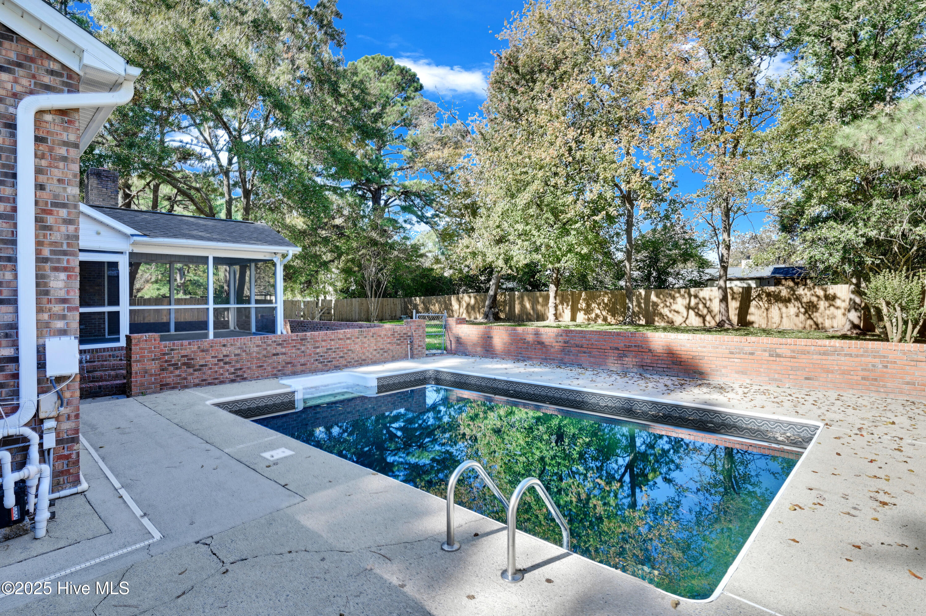 Homes for sale in Greenville, NC | 220 Beth St, Greenville, NC 27858 | MLS# 100538092