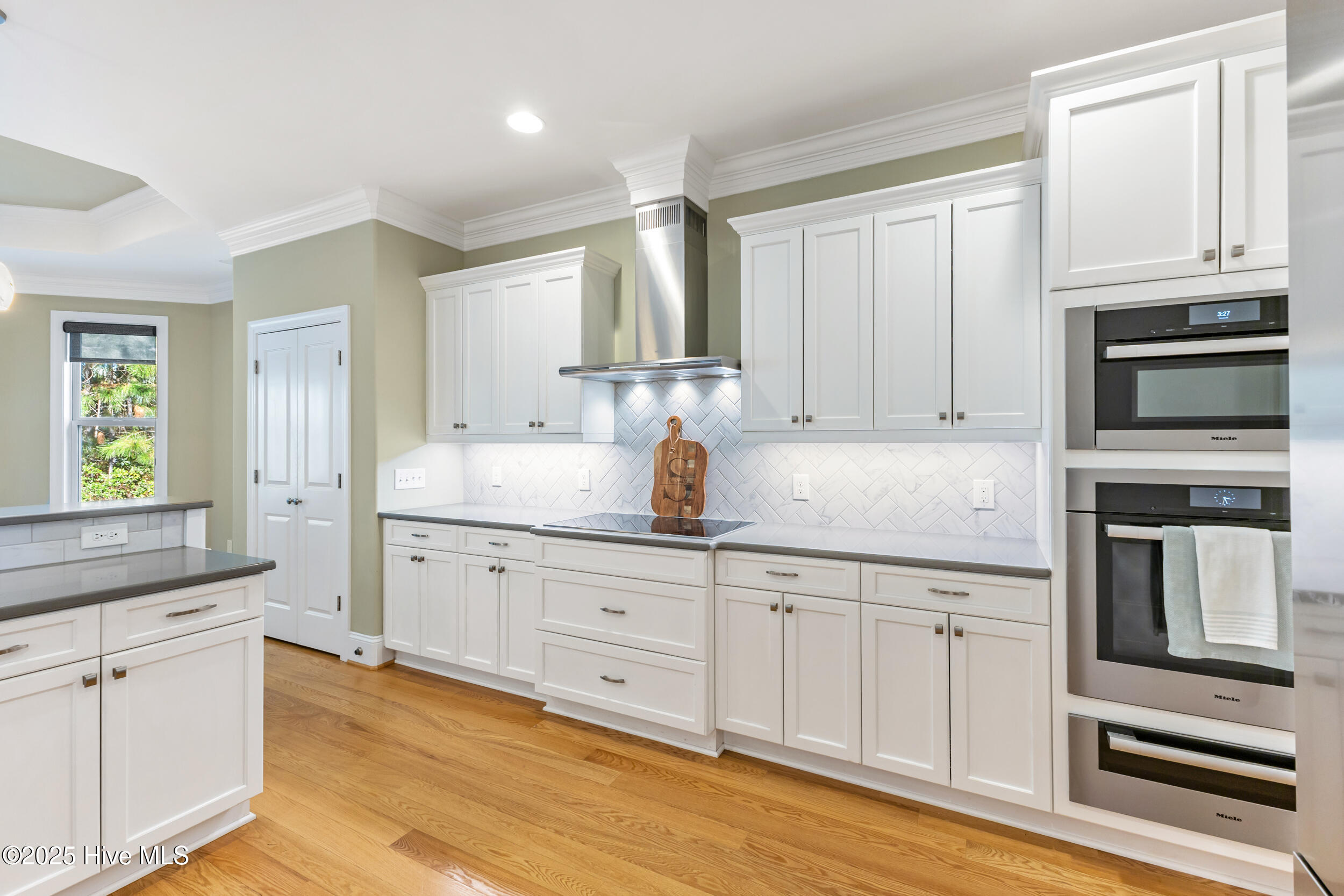 100549327 | Photo 18