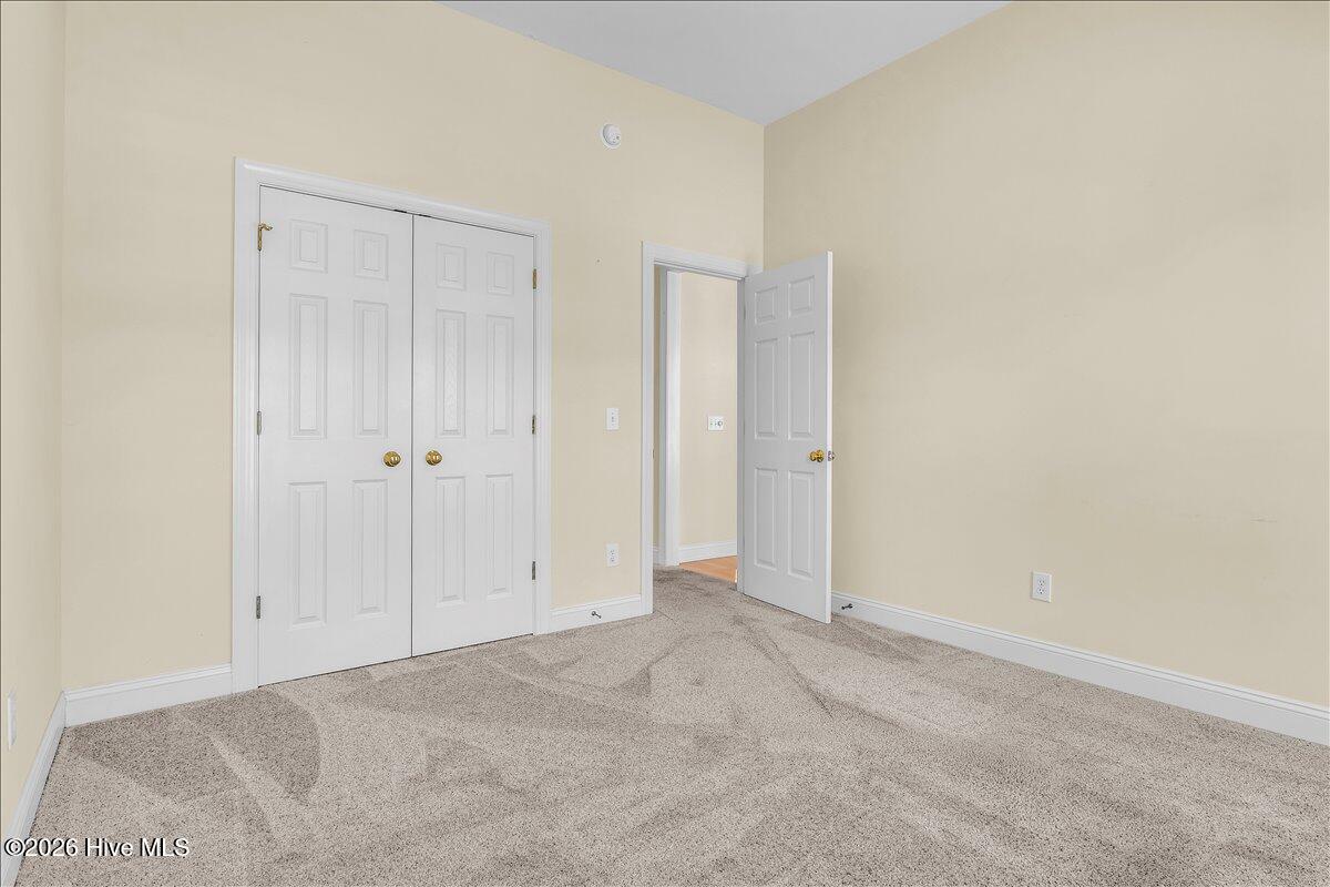 100569829 | Photo 47