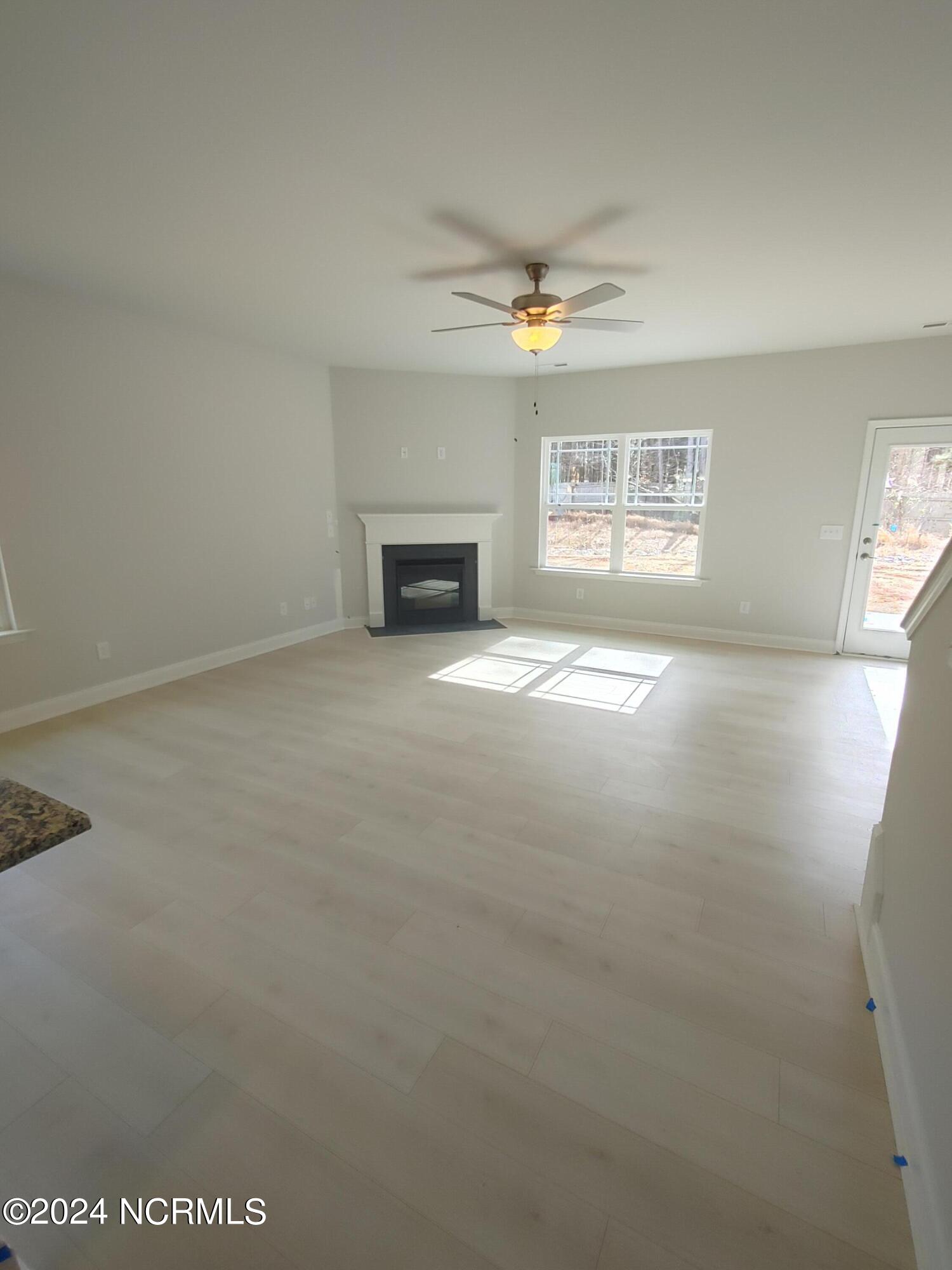 100421007 | Photo 10