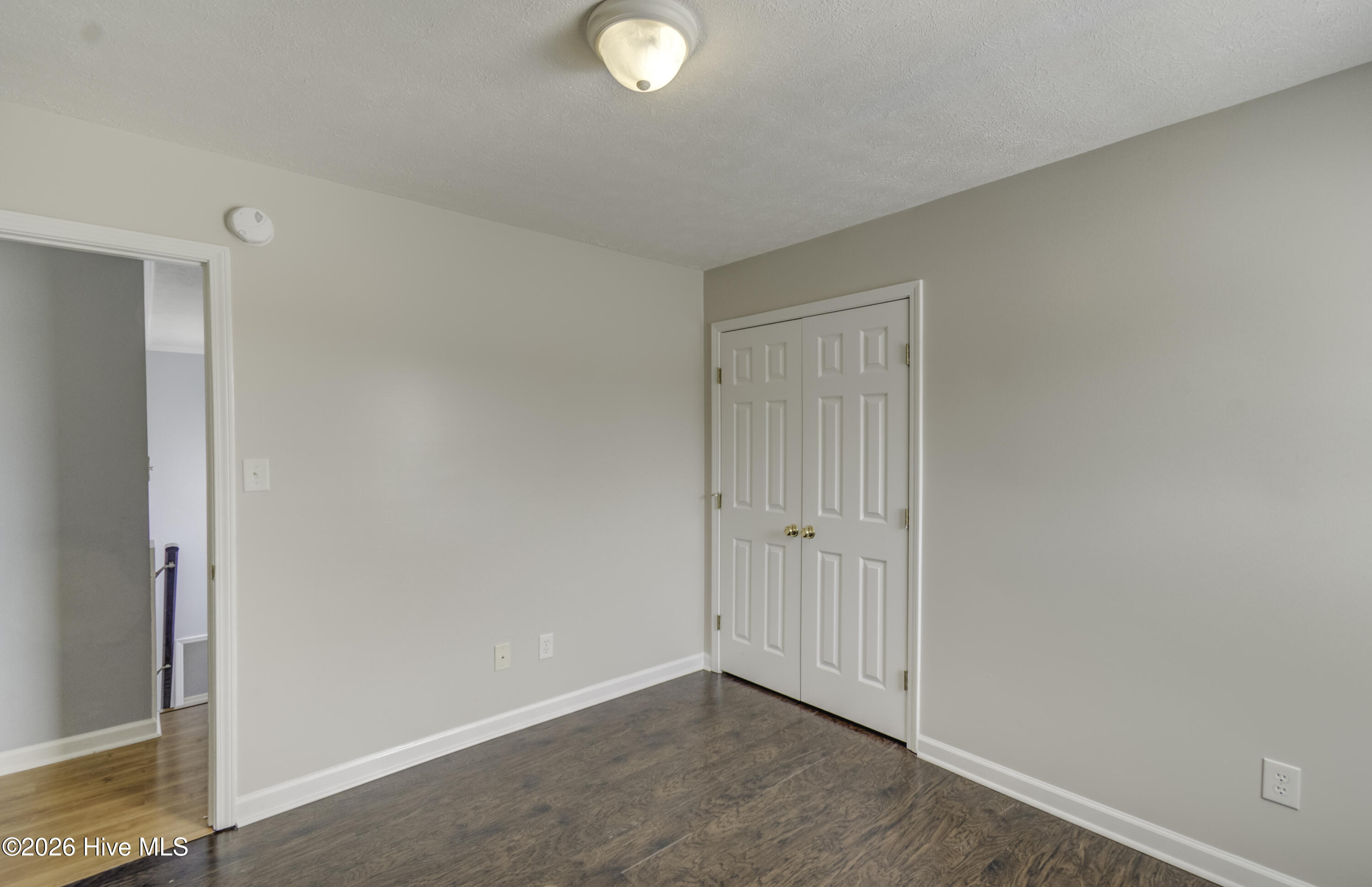 100549263 | Photo 54