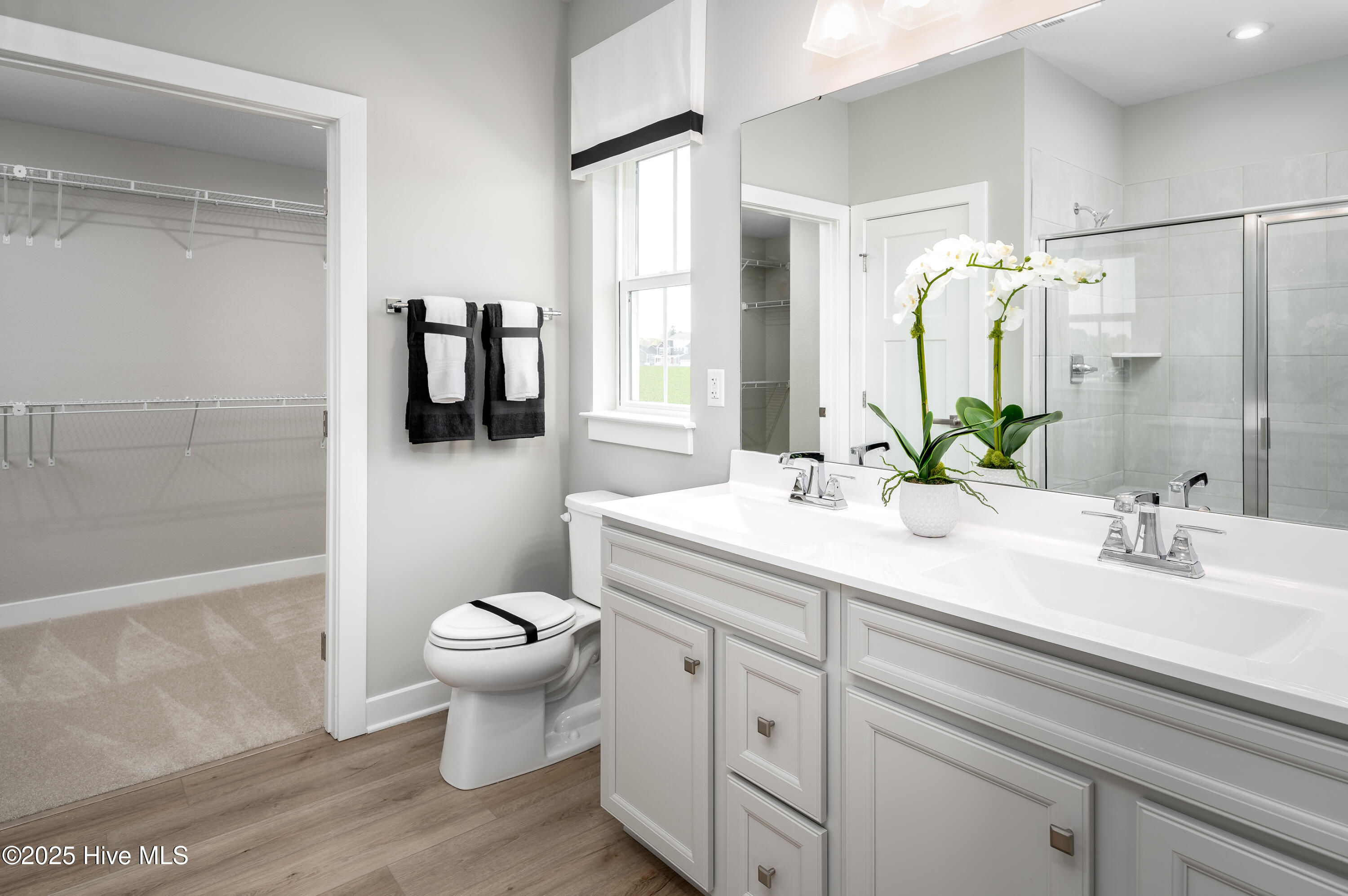 100542484 | Photo 15