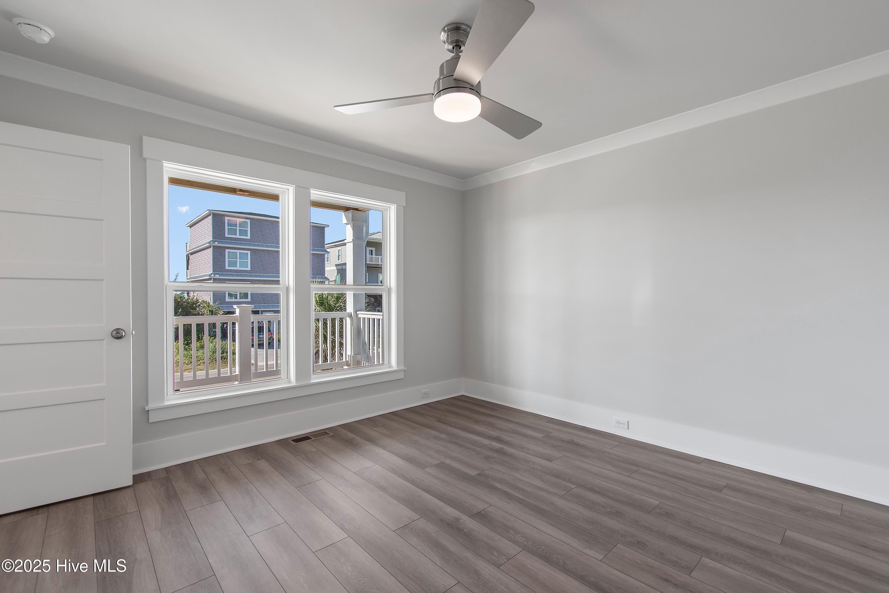 100511699 | Photo 58