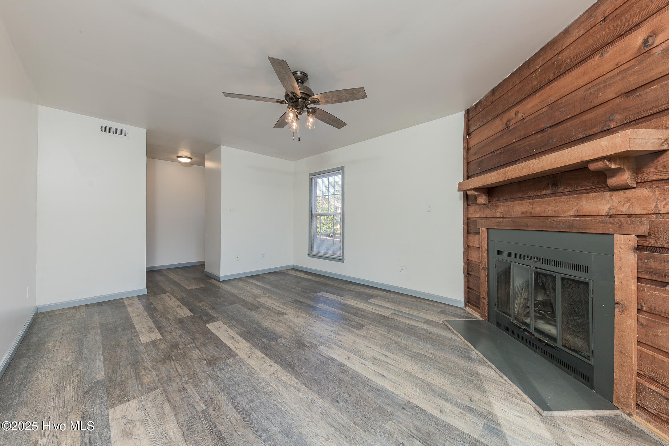 100546793 | Photo 15