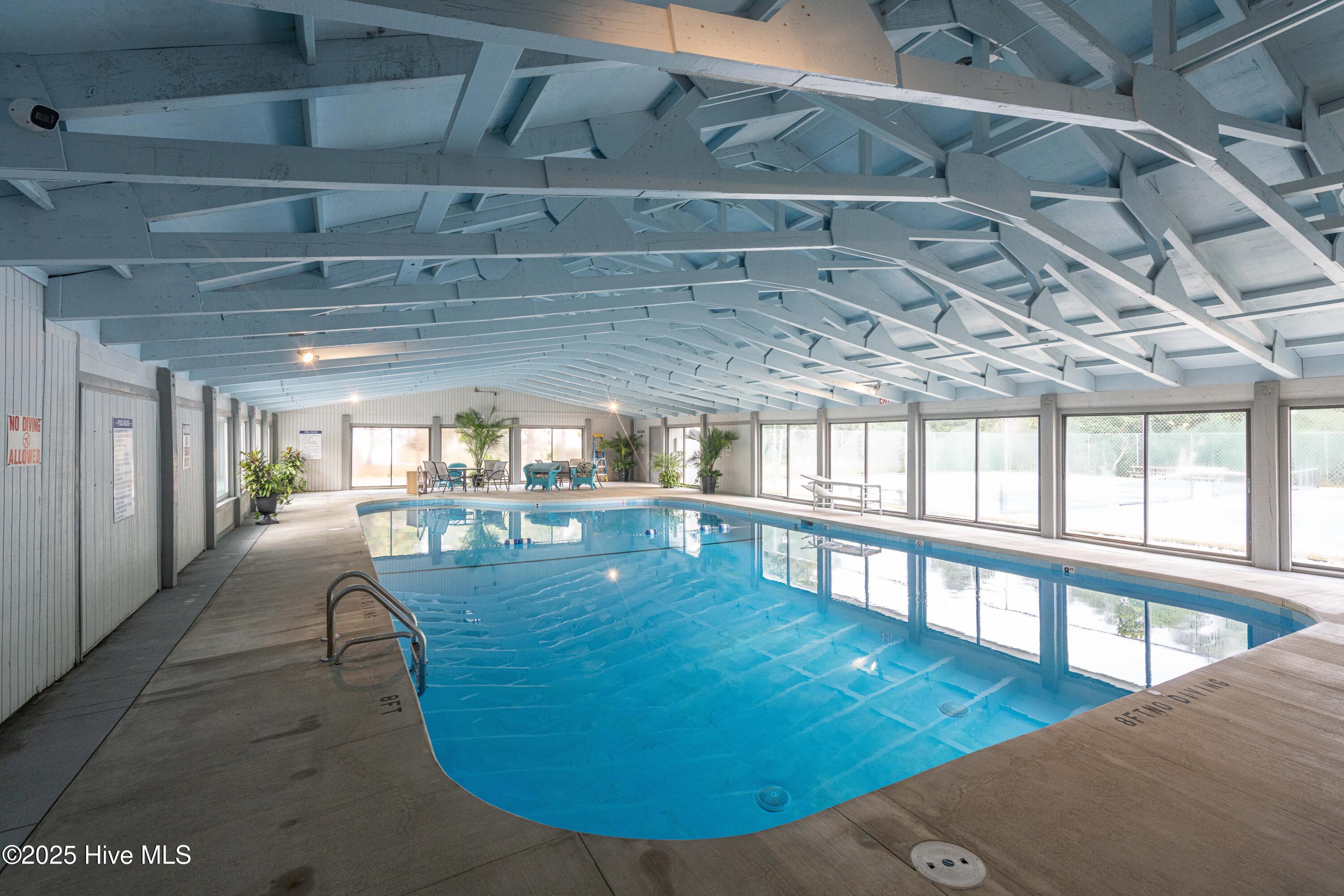 100546381 | Photo 33