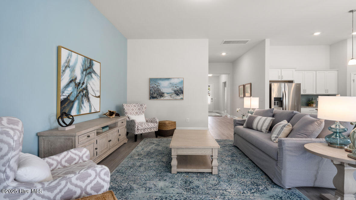 100557917 | Photo 14