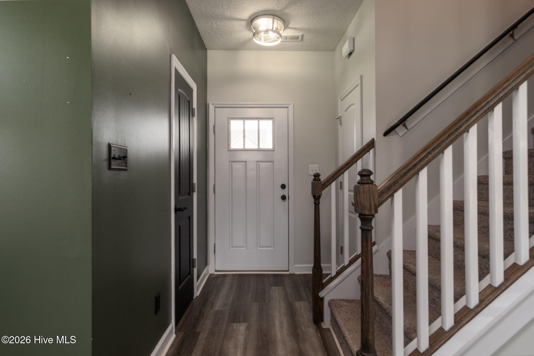 100566459 | Photo 11