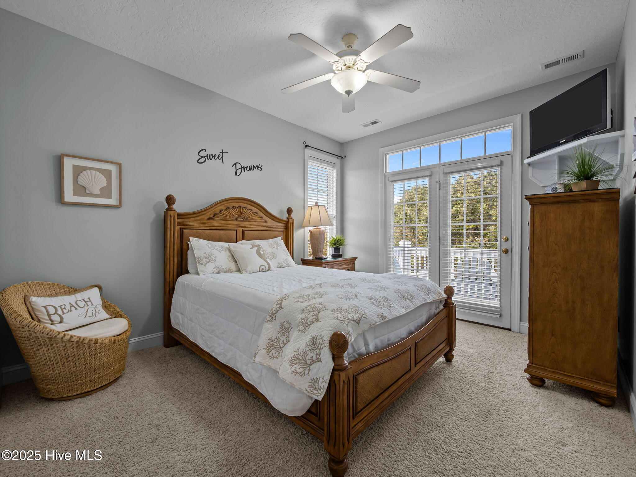 100541168 | Photo 23