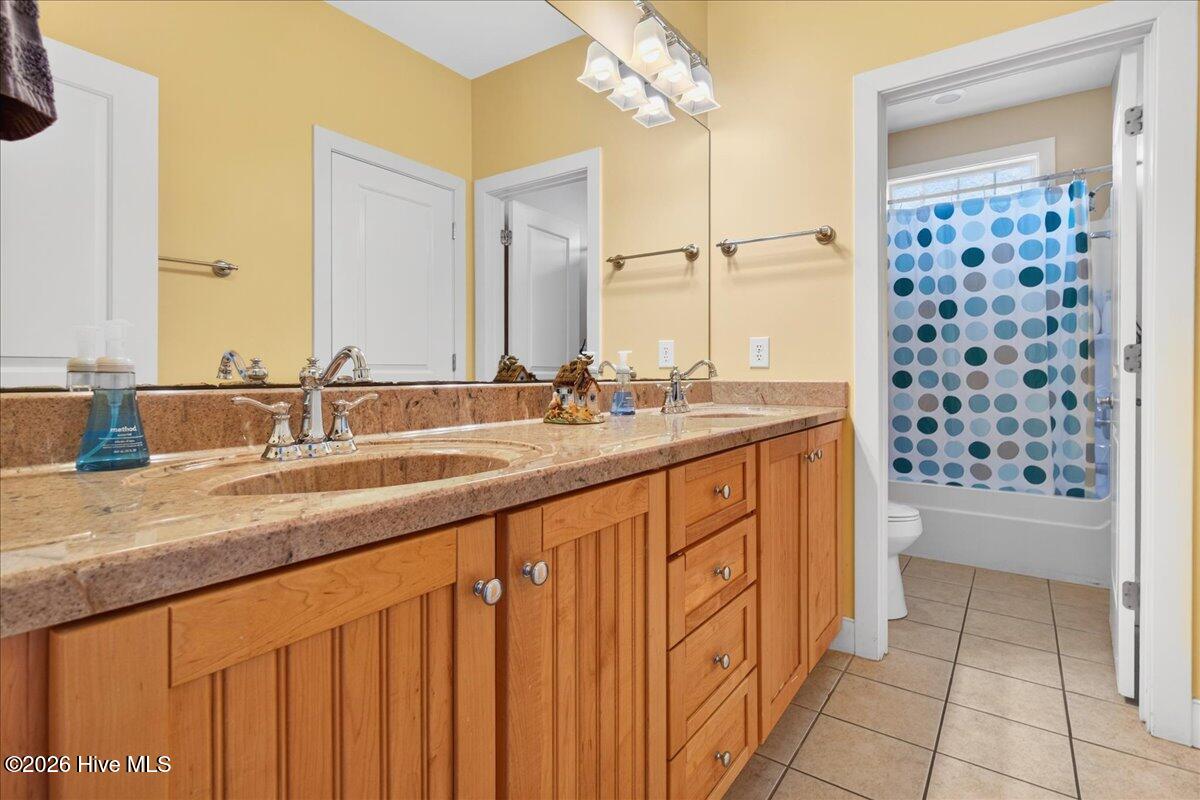 100549293 | Photo 66