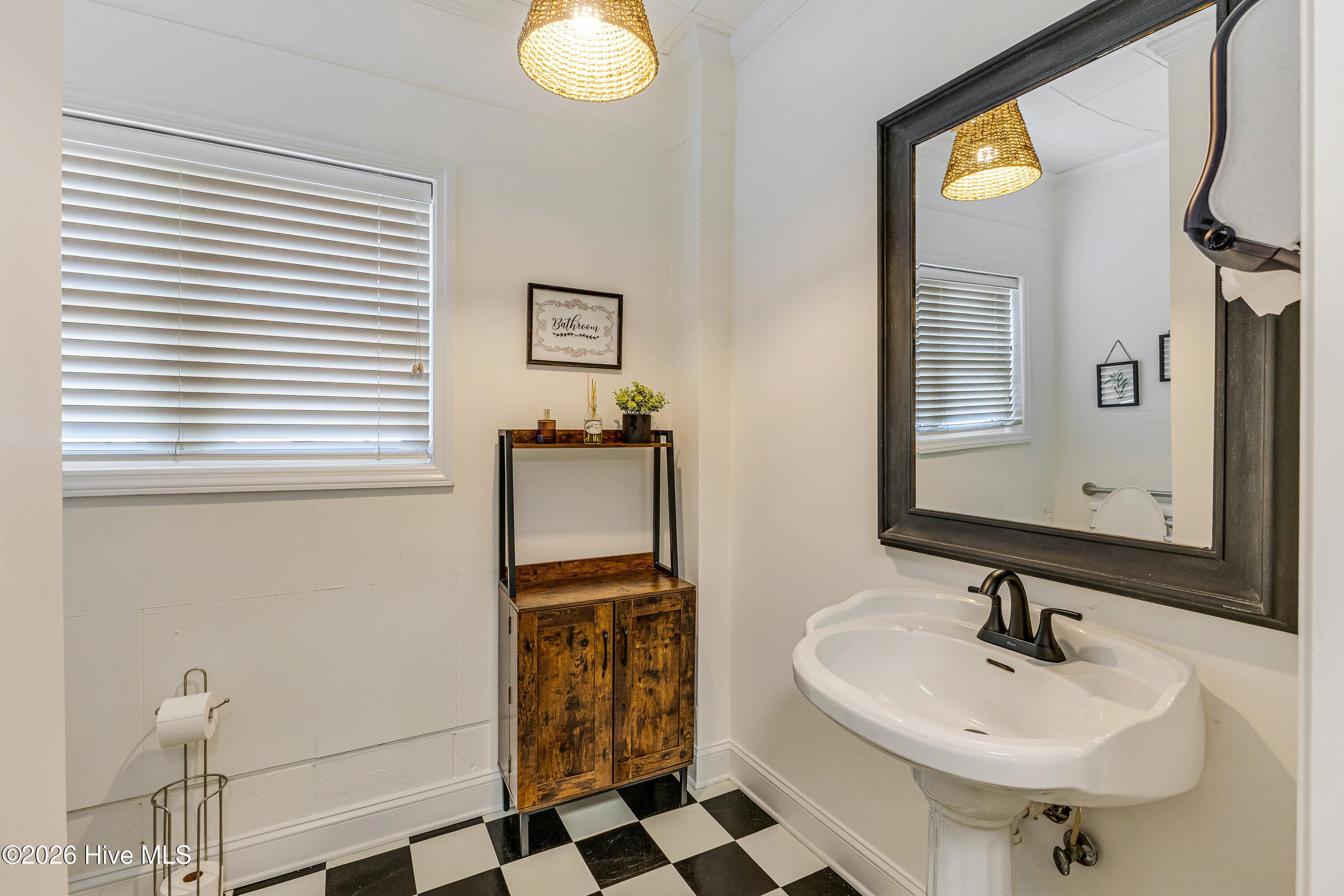 100517348 | Photo 37