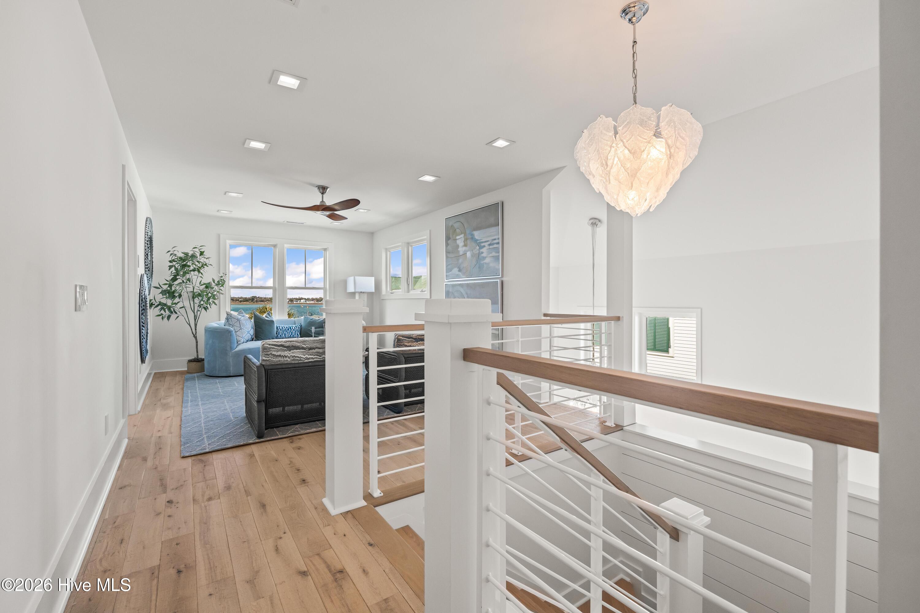 100558368 | Photo 59