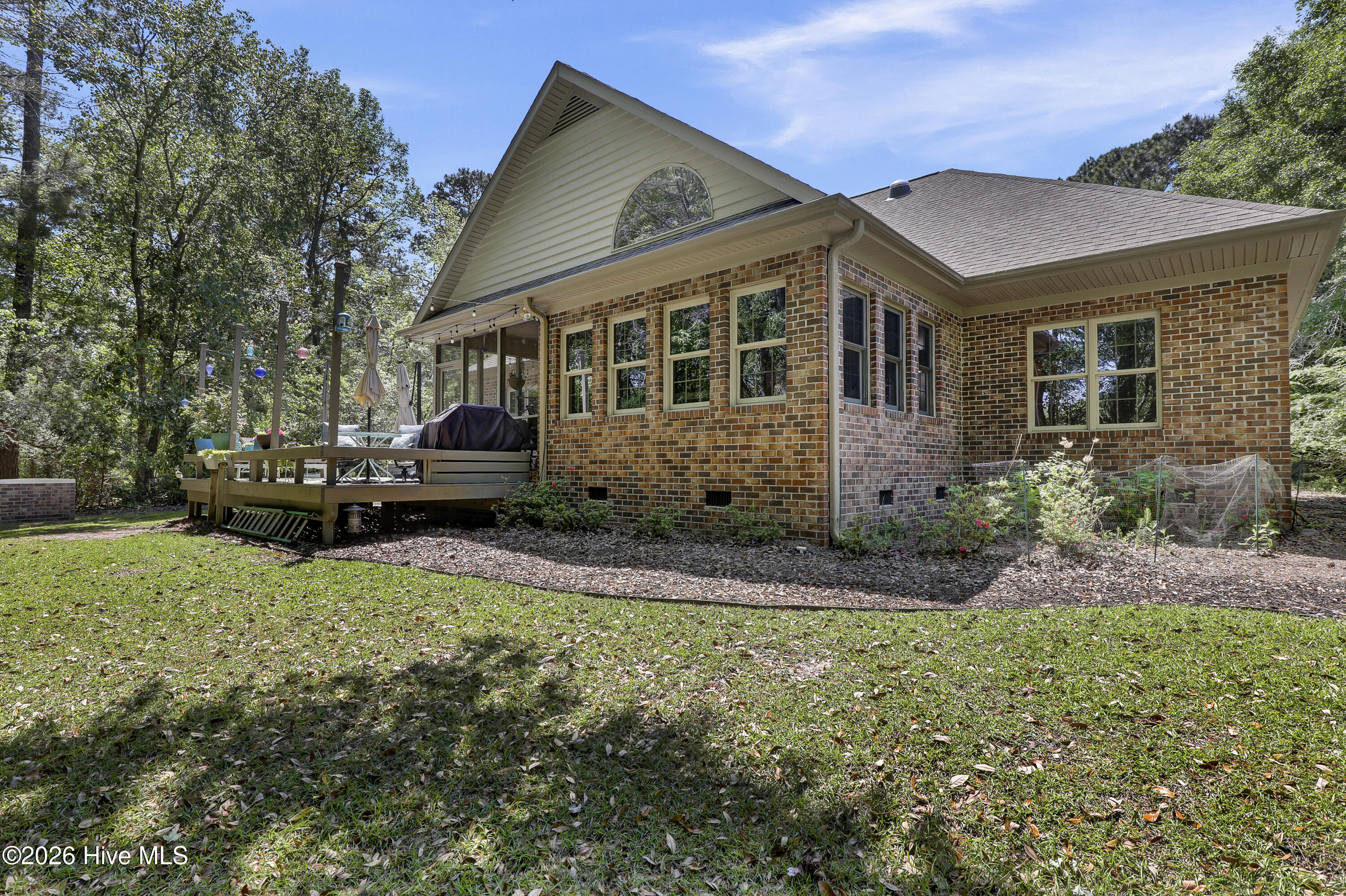 100570699 | Photo 45