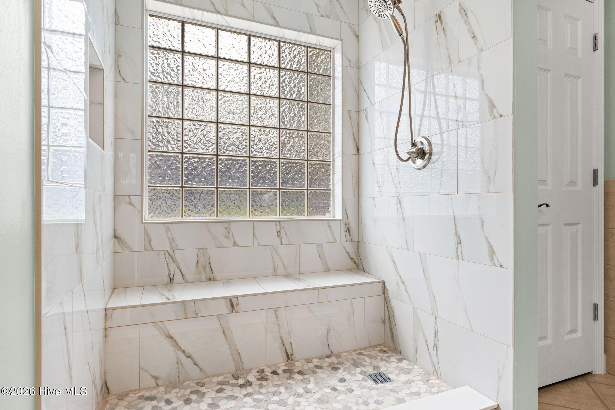 100549581 | Photo 30