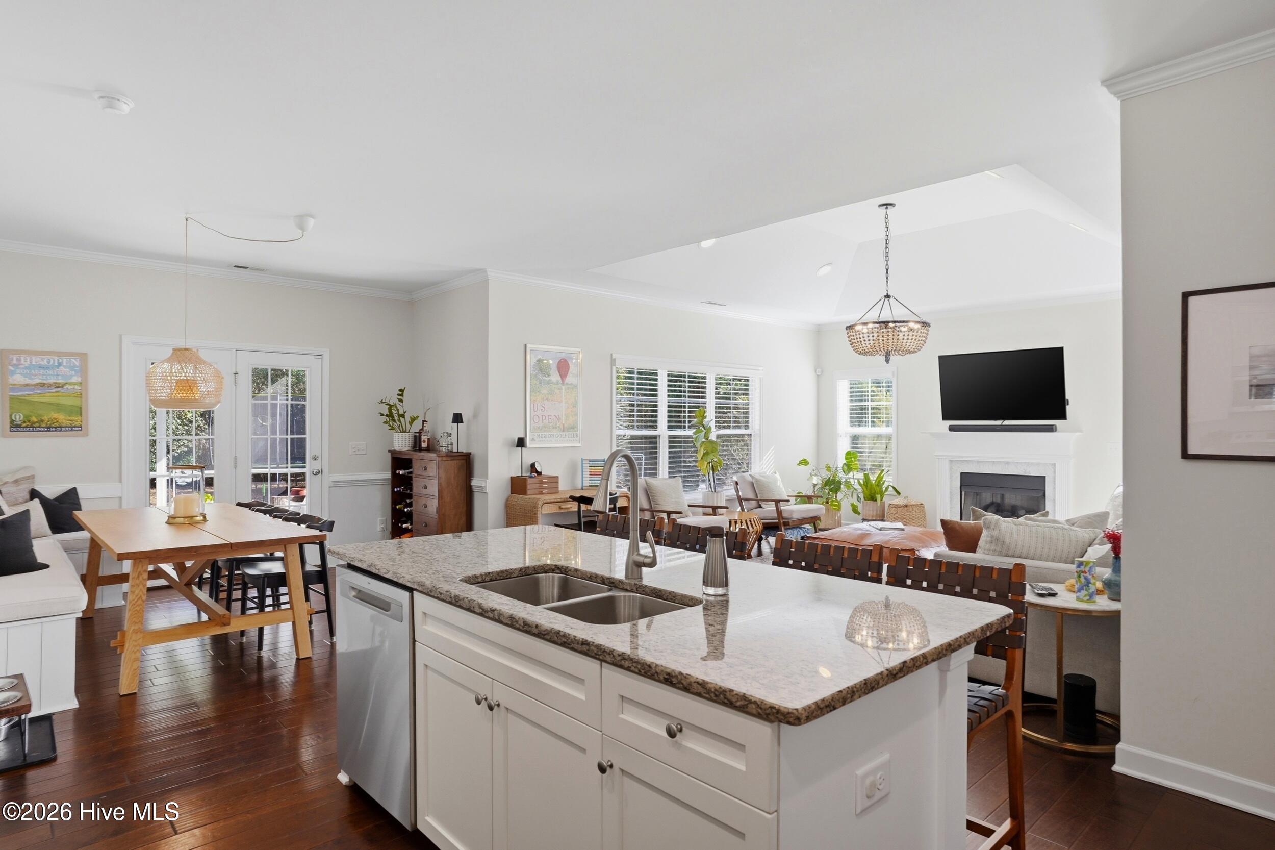 100560631 | Photo 14