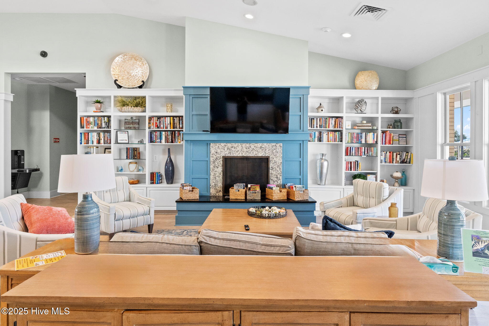 100538091 | Photo 67