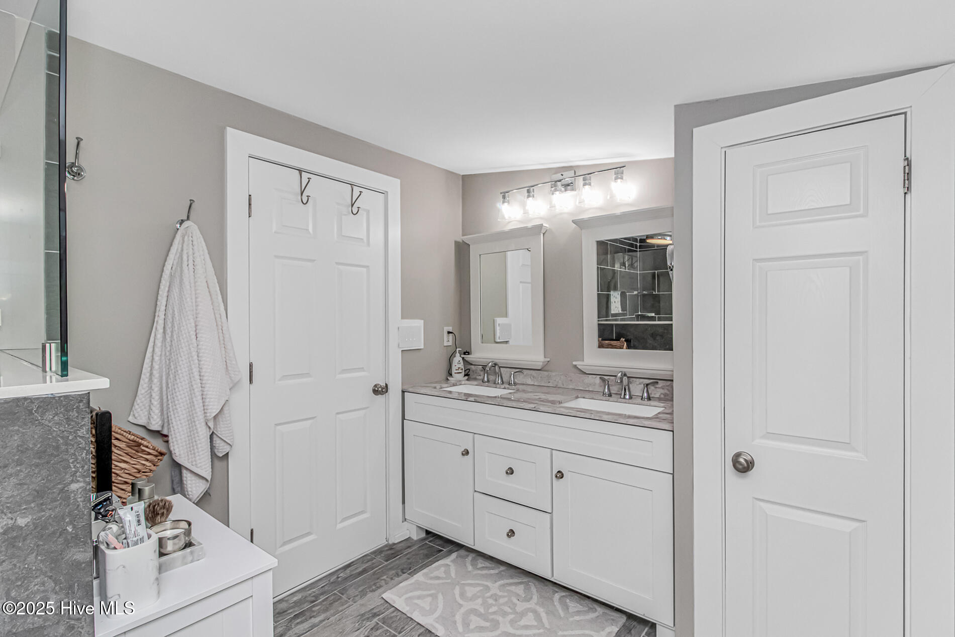 100526104 | Photo 20