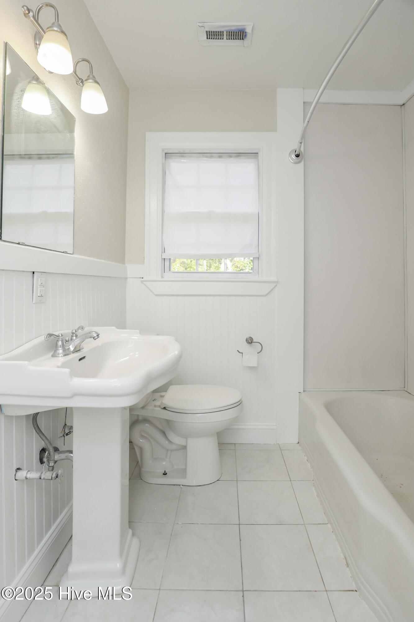 100542091 | Photo 21