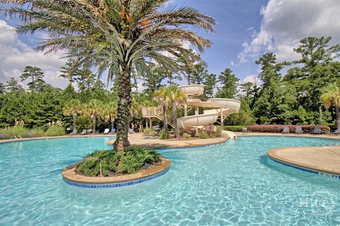 13 Twin Oaks Place