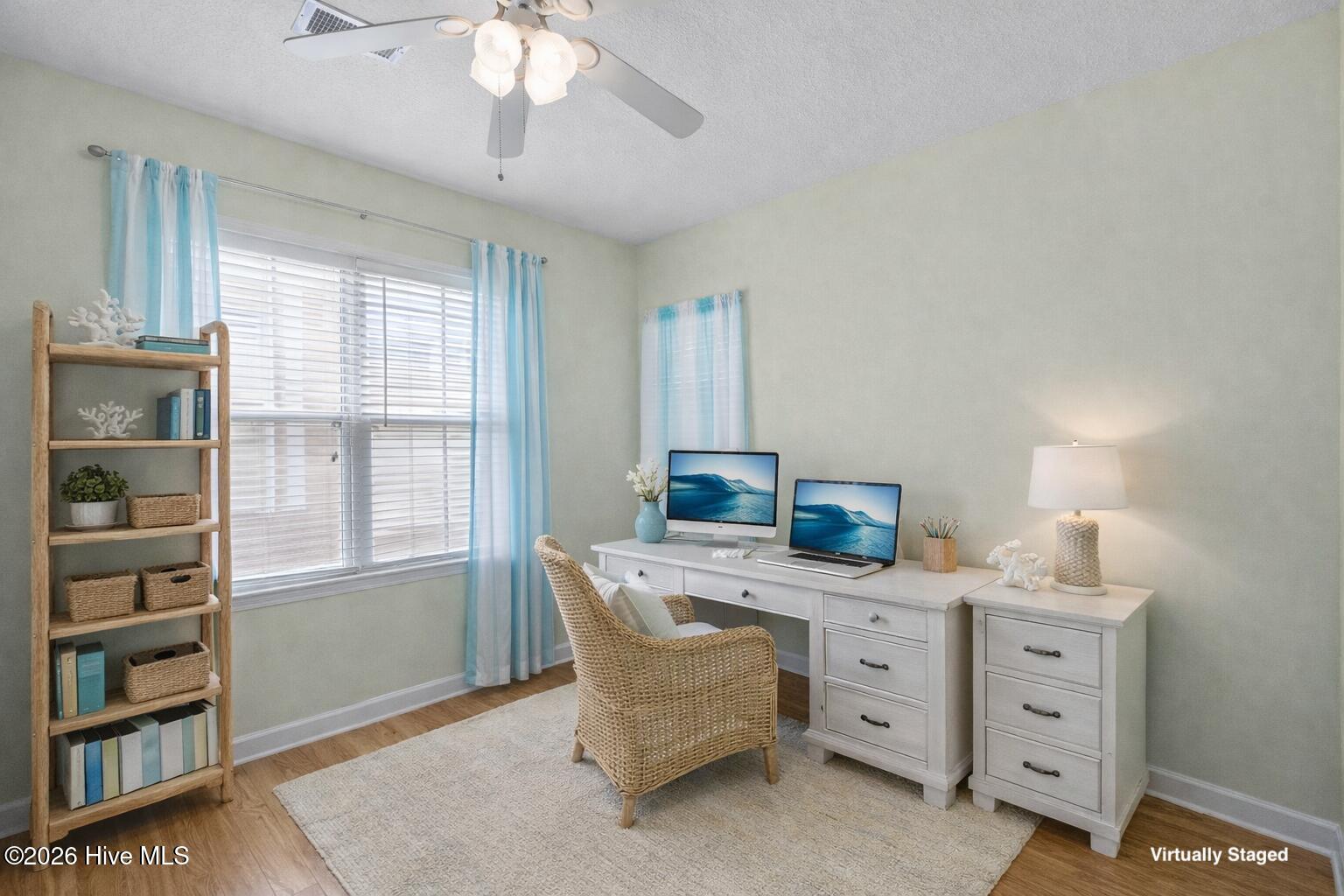 100514091 | Photo 25