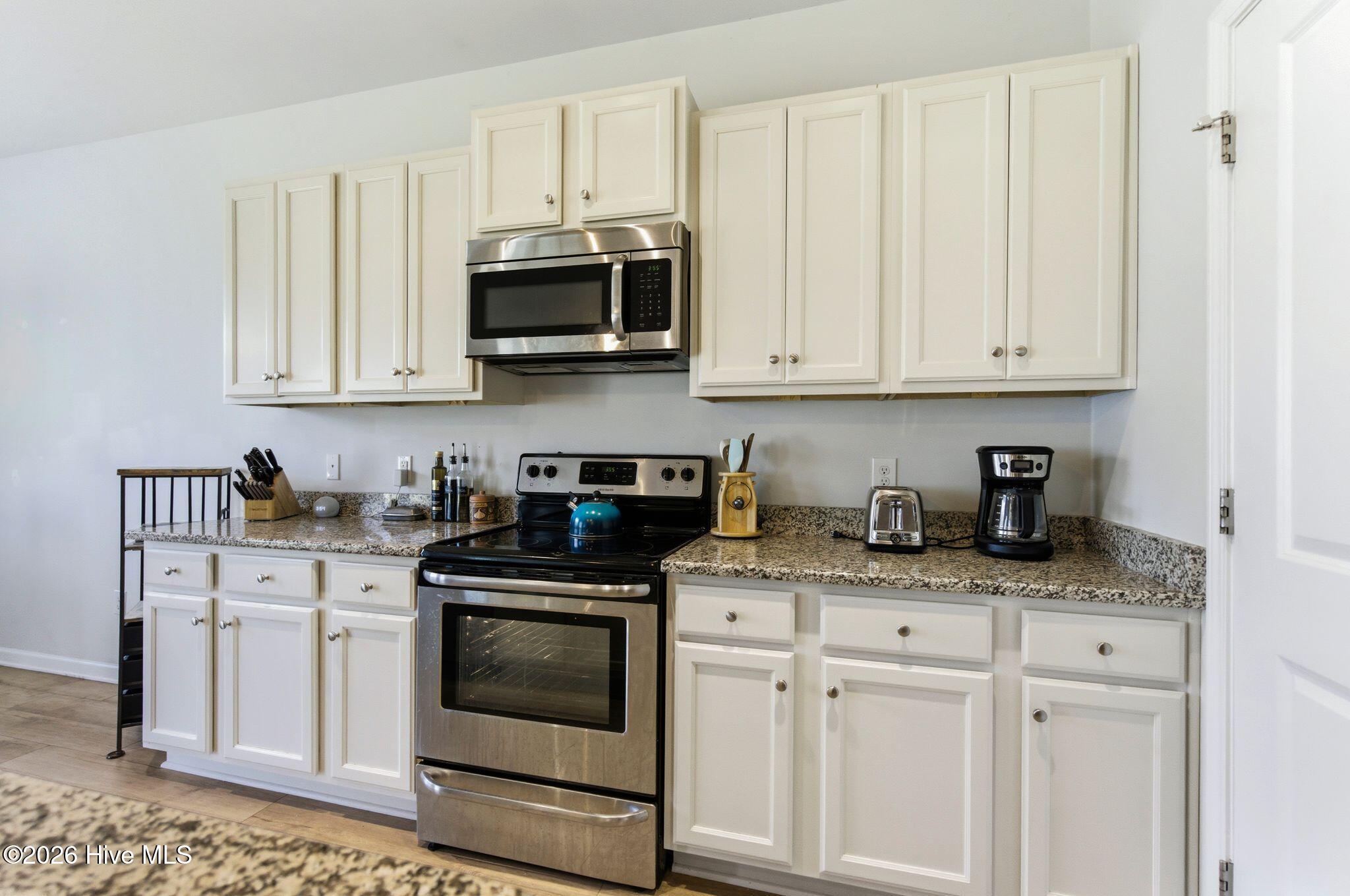 100566850 | Photo 18