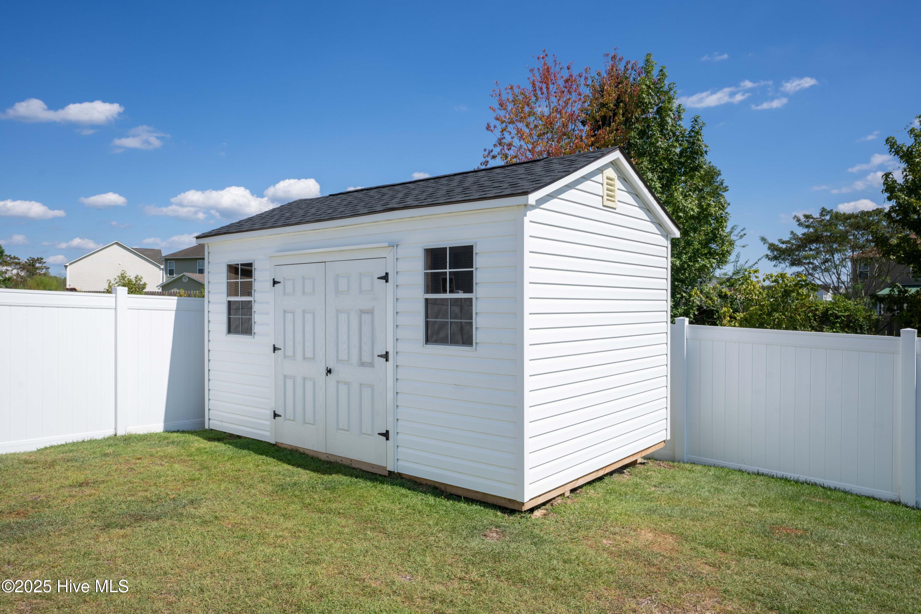 100529140 | Photo 26