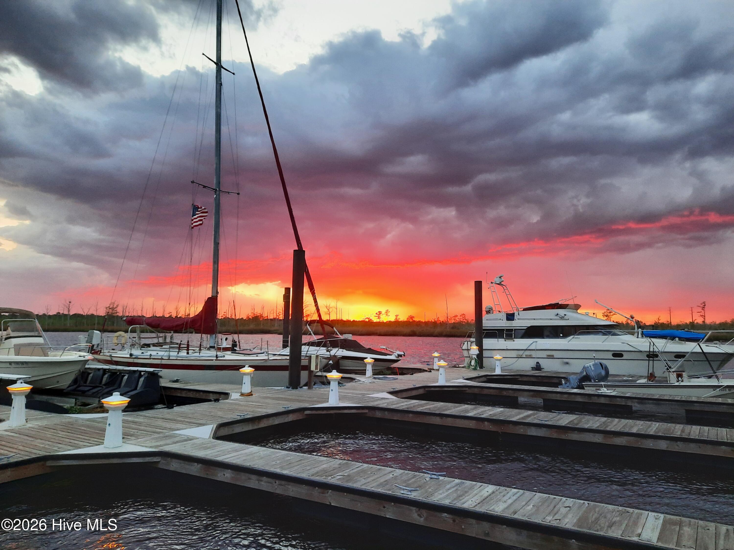 100547511 | Photo 48